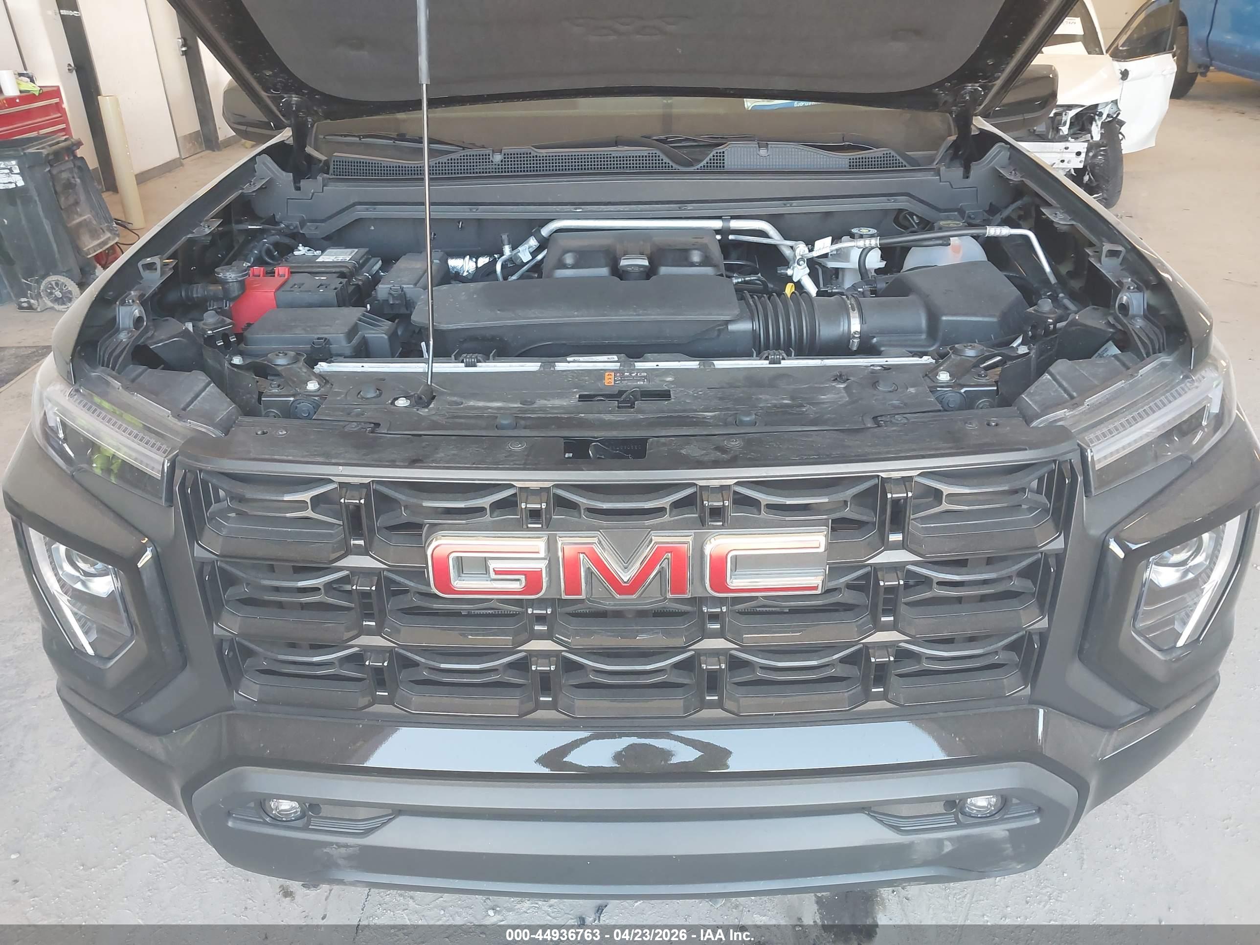 GMC CANYON image 10