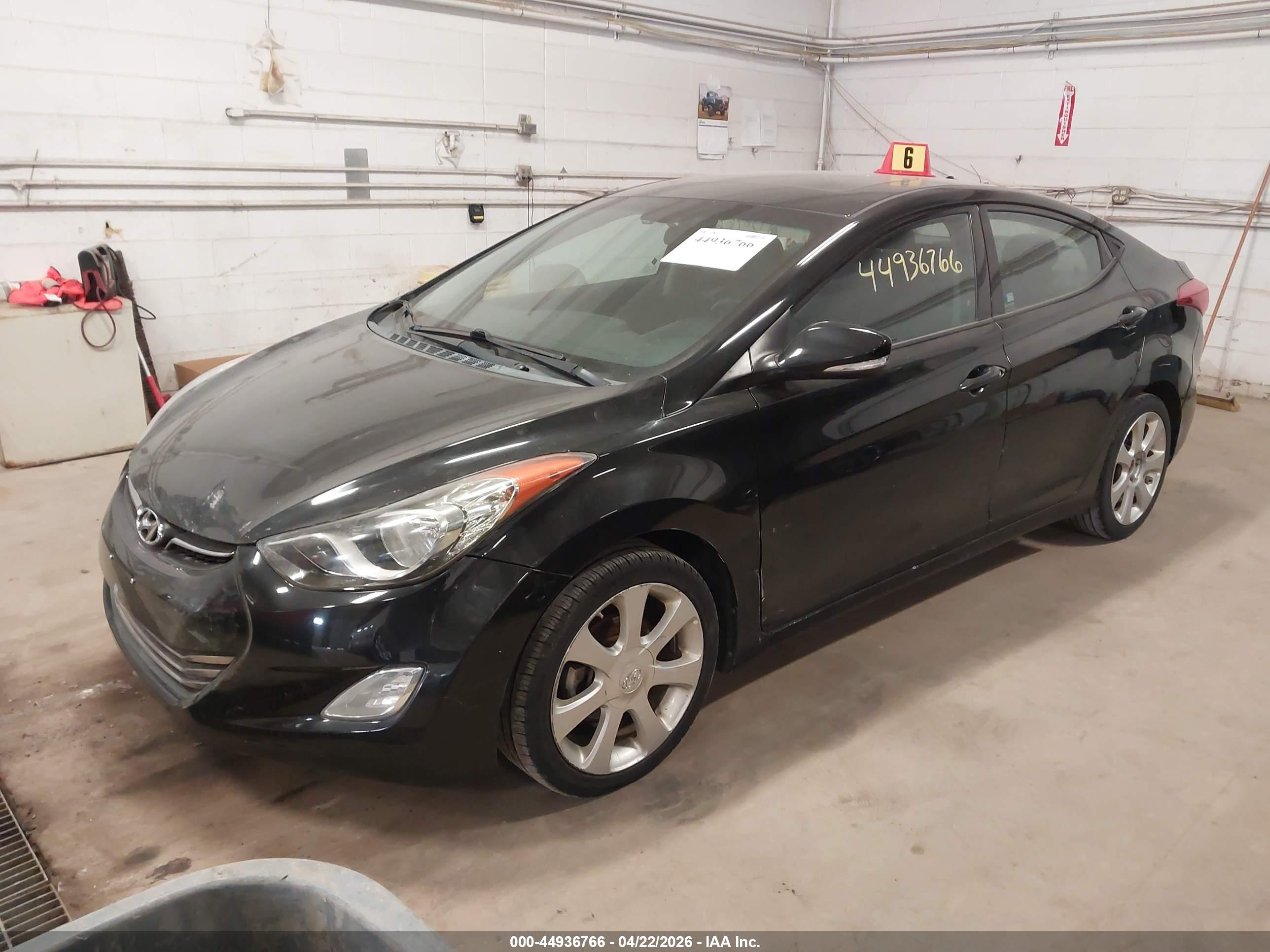 HYUNDAI ELANTRA image 2