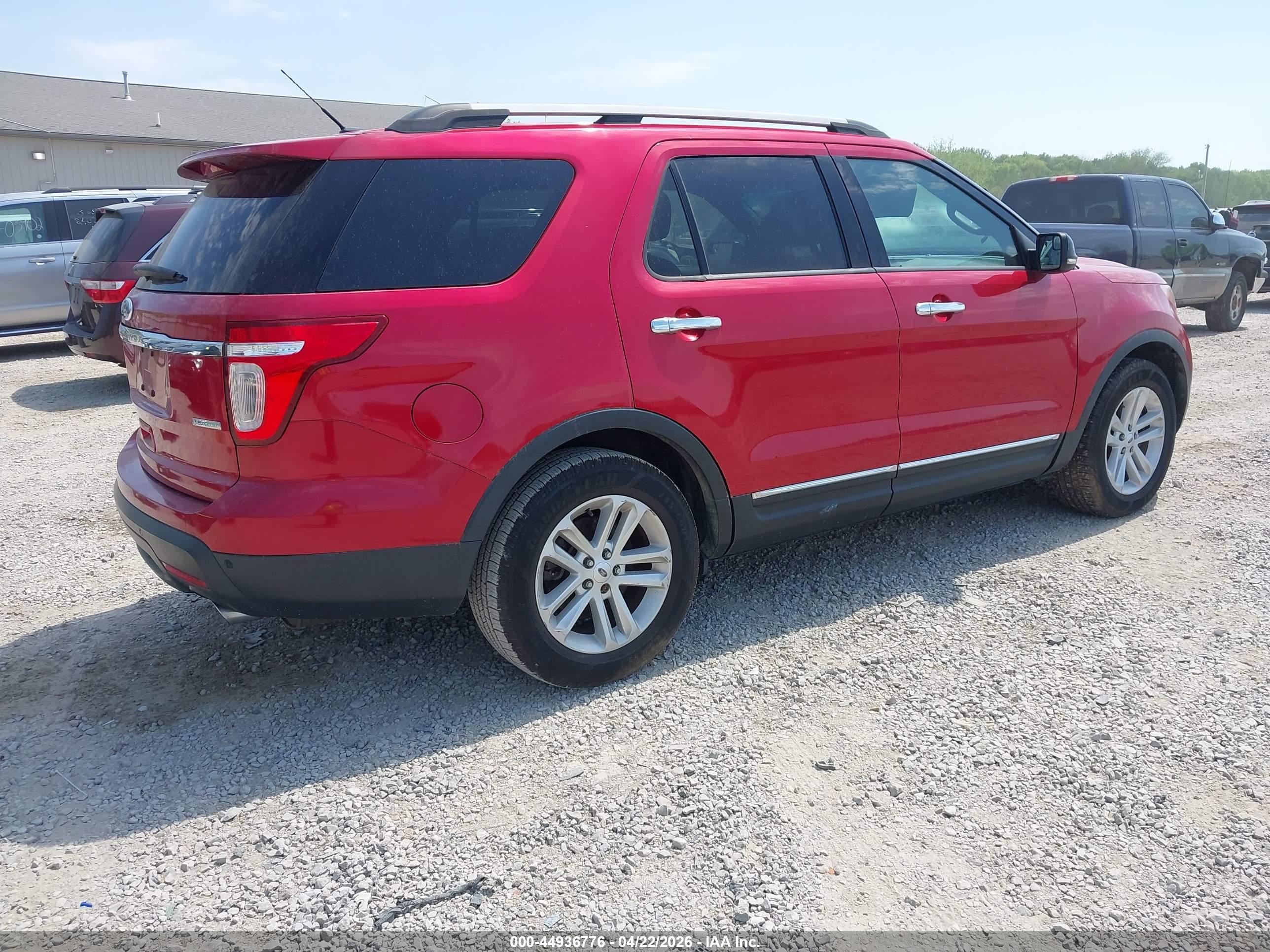 FORD EXPLORER image 4