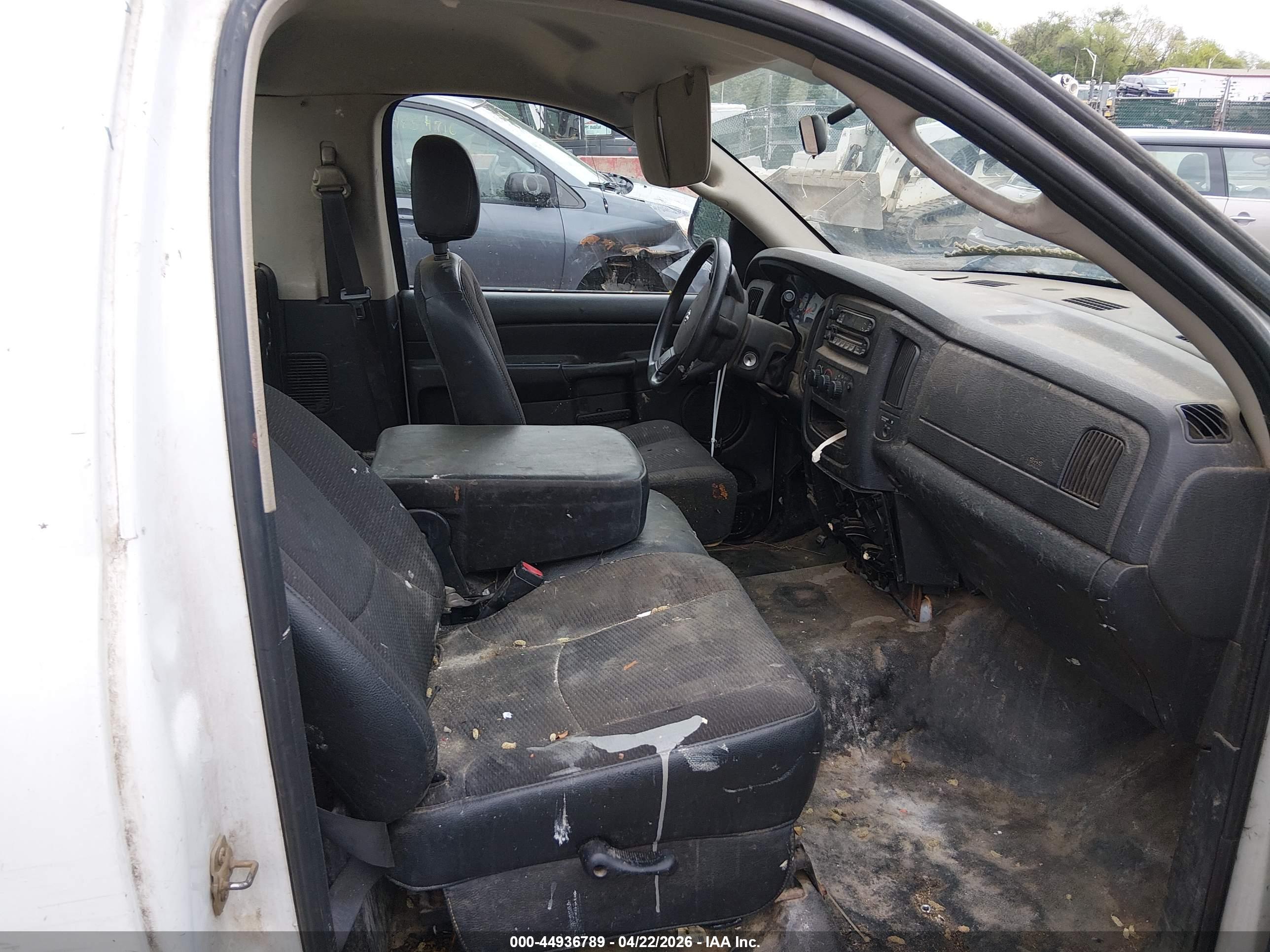 DODGE RAM image 5