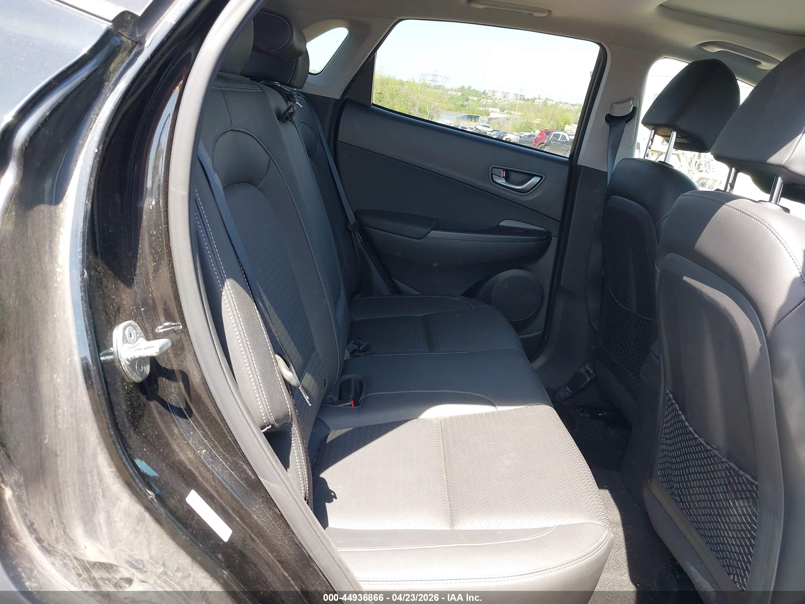 HYUNDAI KONA image 8