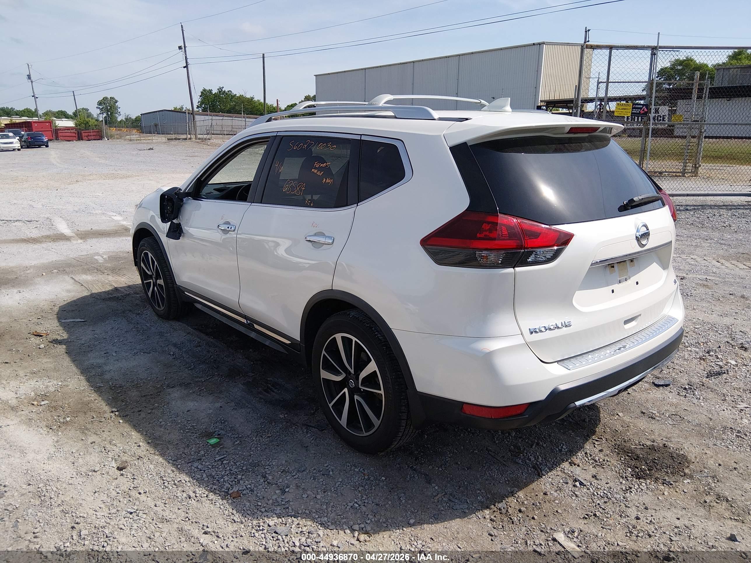 NISSAN ROGUE image 3