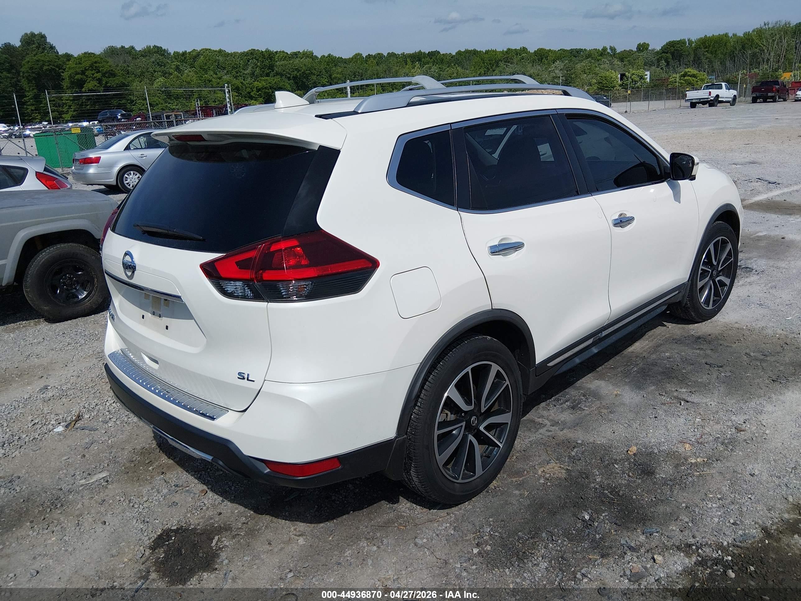 NISSAN ROGUE image 4
