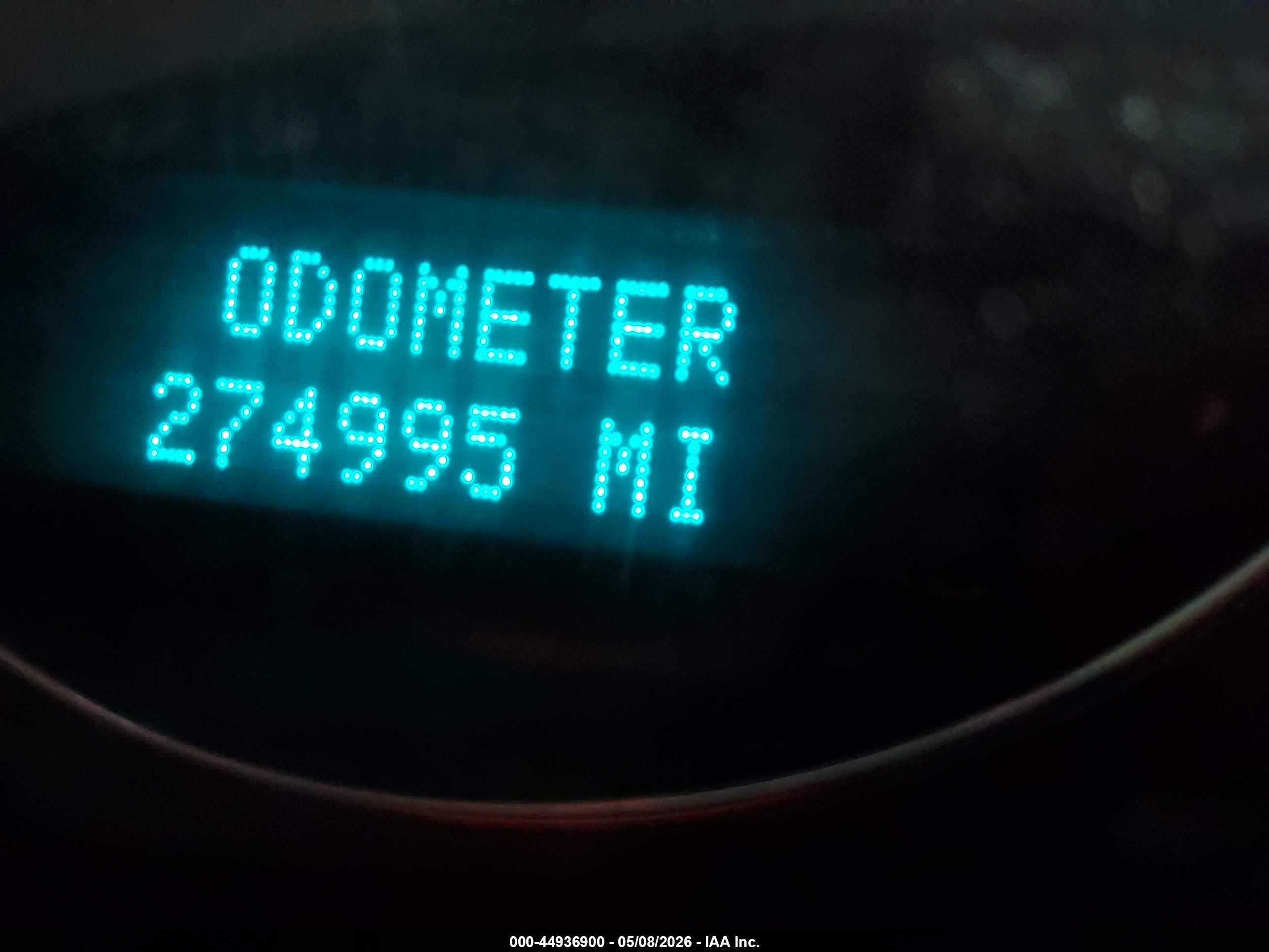 CHEVROLET TAHOE image 7