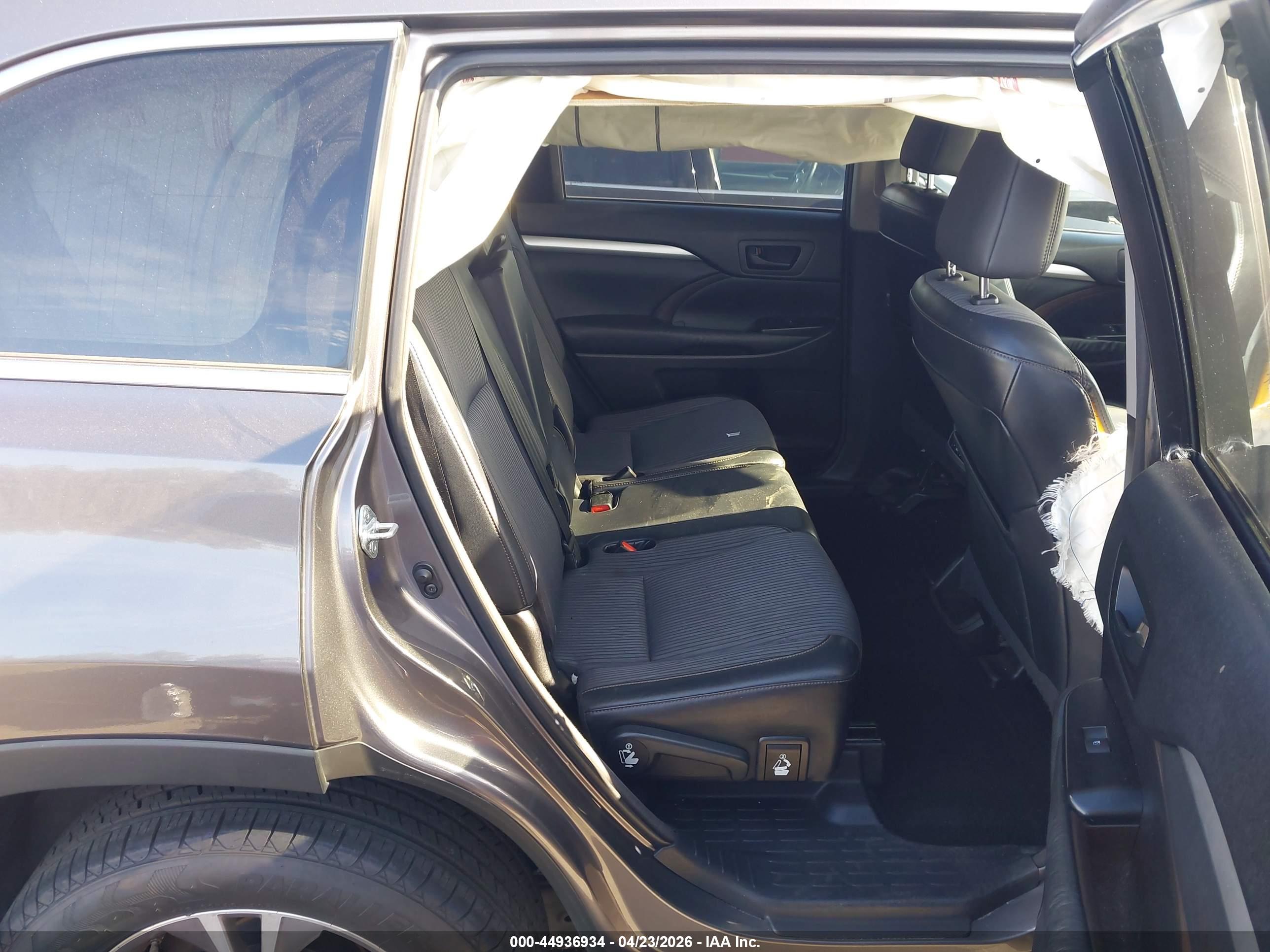 TOYOTA HIGHLANDER image 8