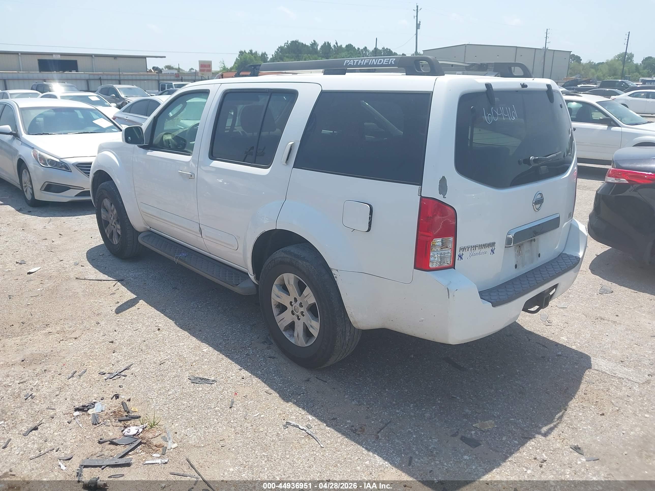 NISSAN PATHFINDER image 3