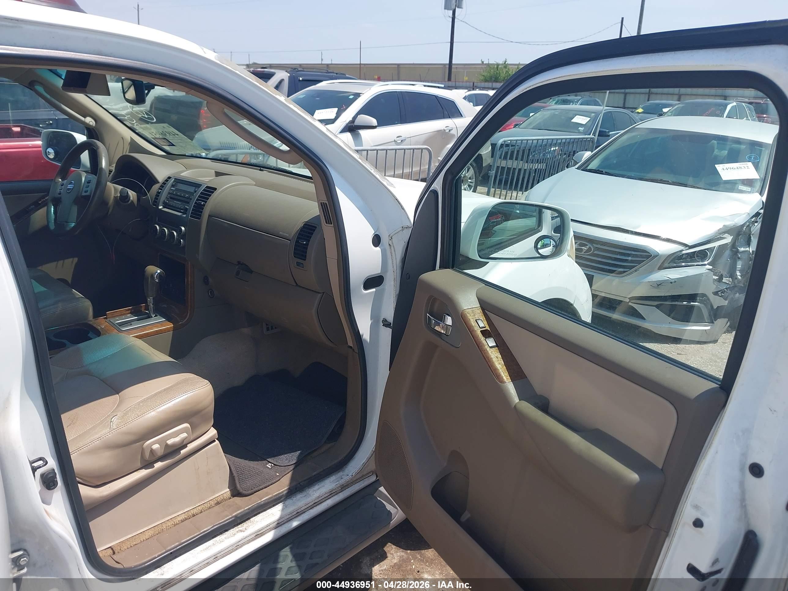 NISSAN PATHFINDER image 5
