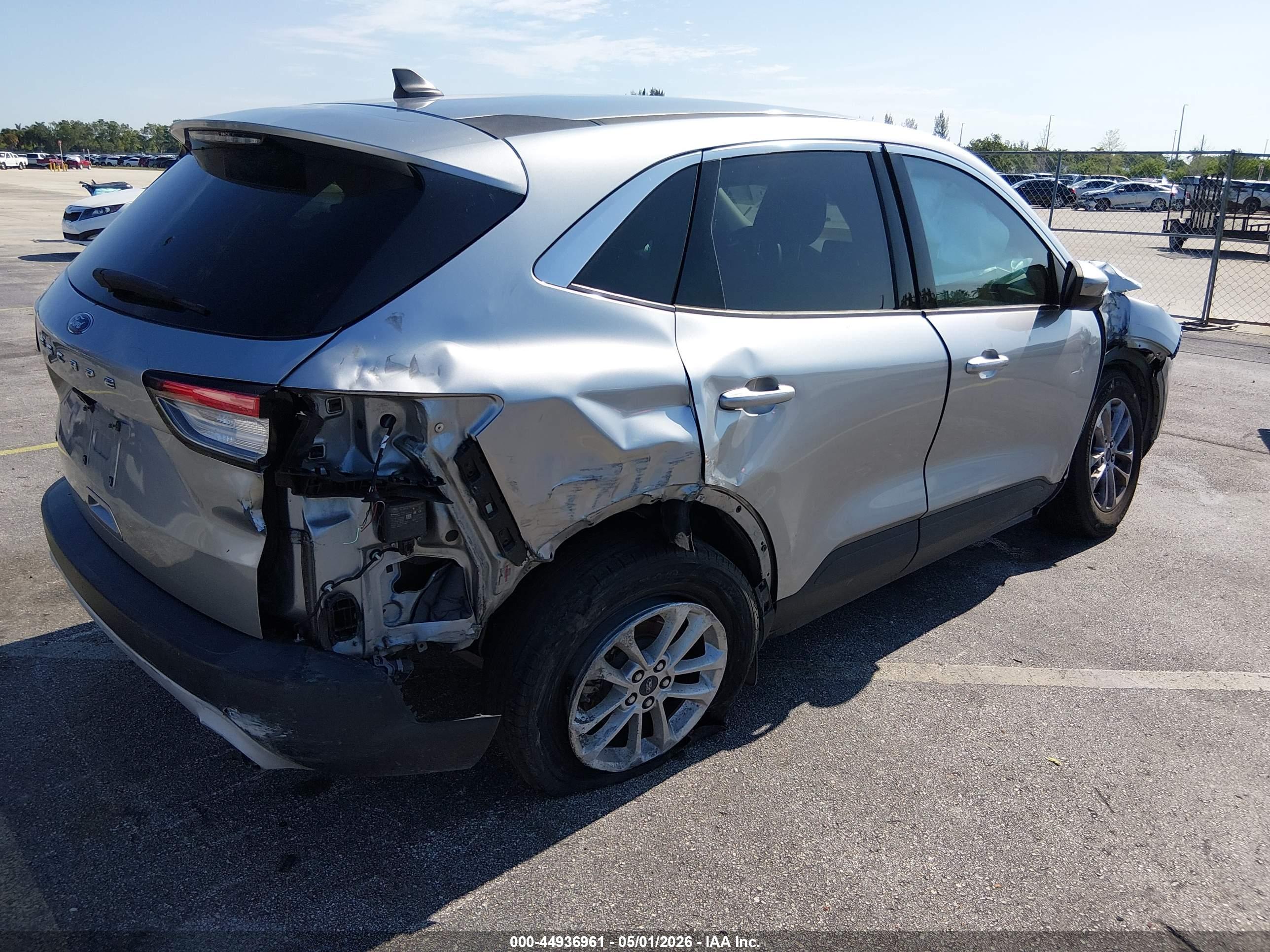FORD ESCAPE image 4
