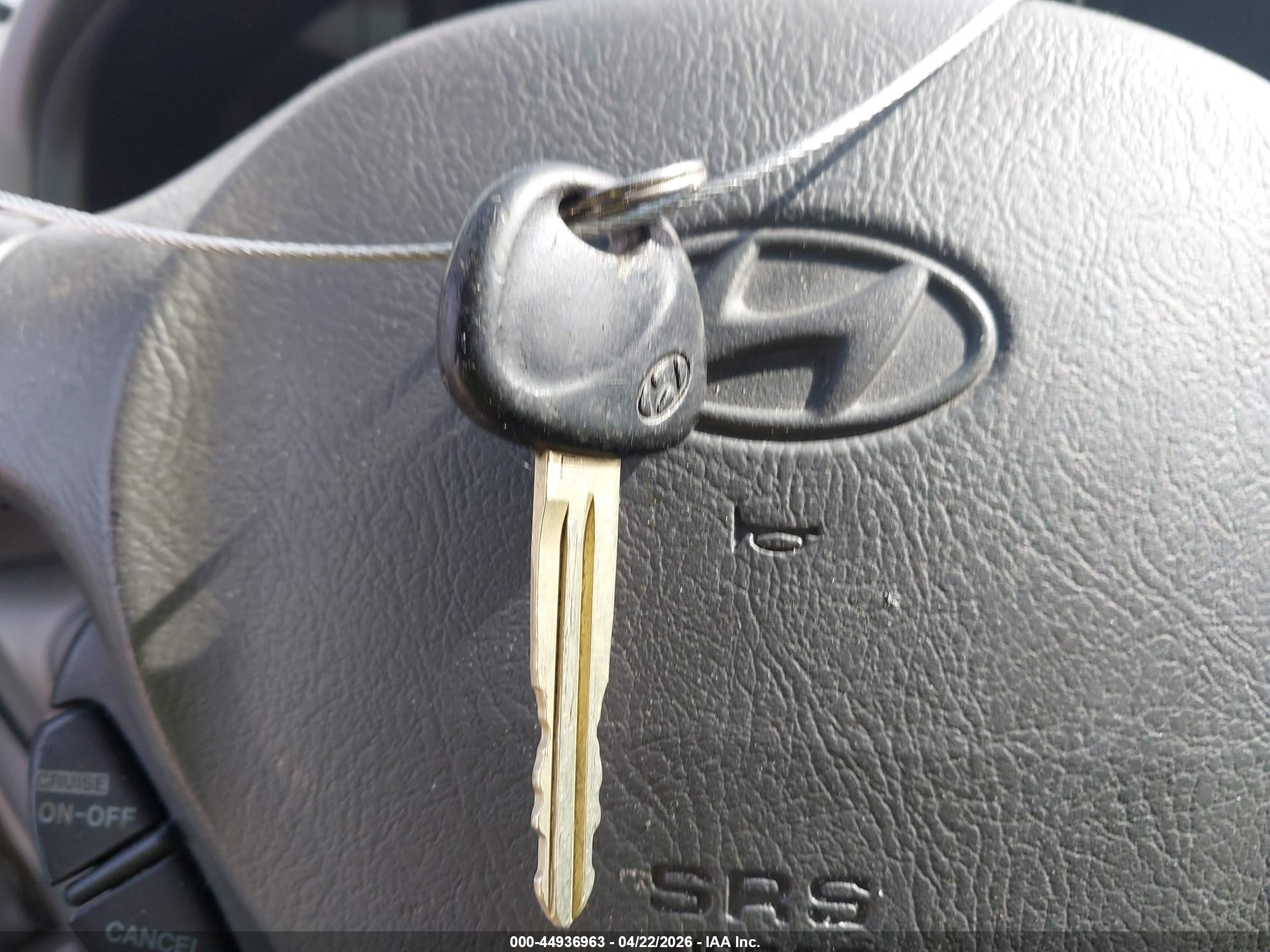 HYUNDAI SANTA image 11