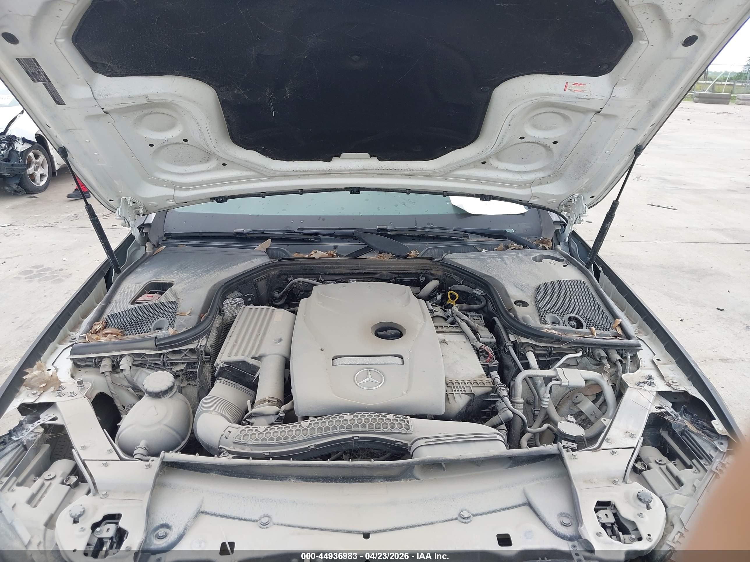 MERCEDES-BENZ E image 10