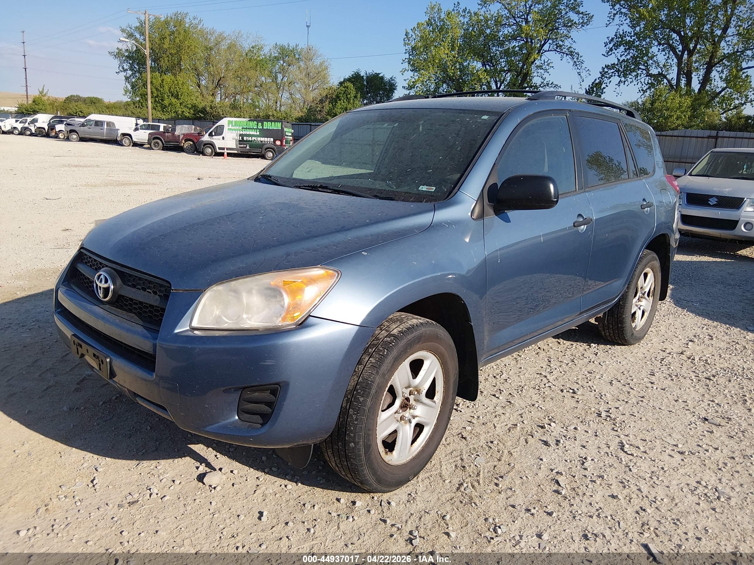 TOYOTA RAV4 image 2