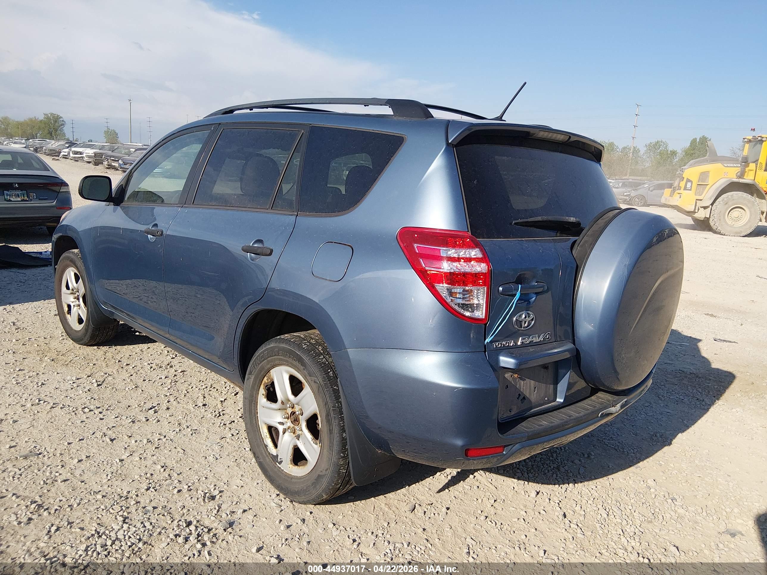 TOYOTA RAV4 image 3