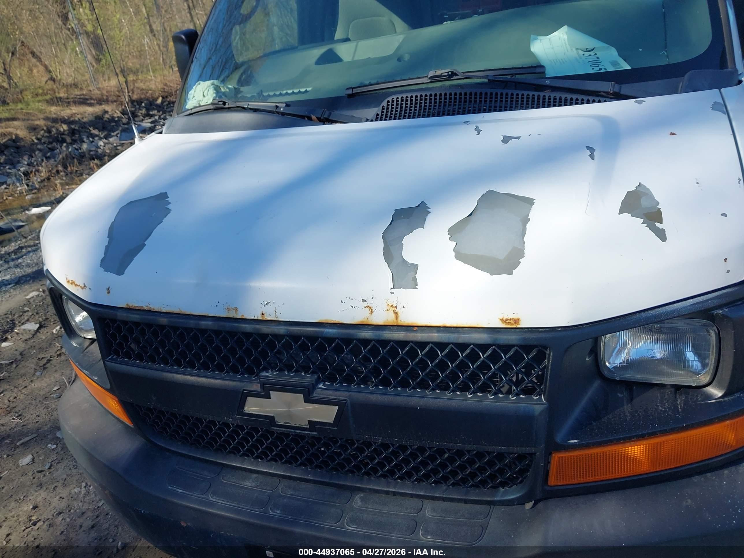 CHEVROLET EXPRESS image 6