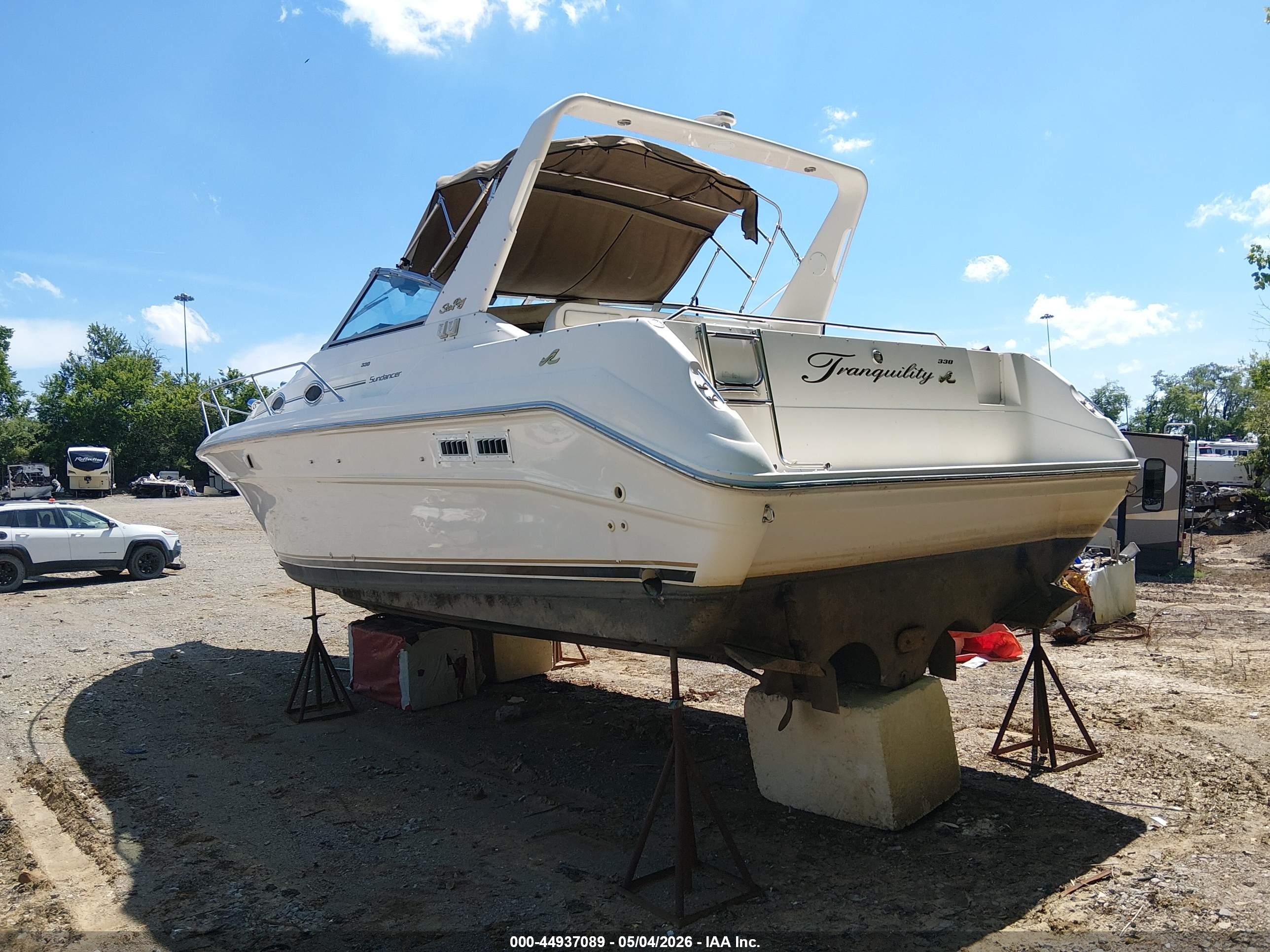 SEA RAY image 3