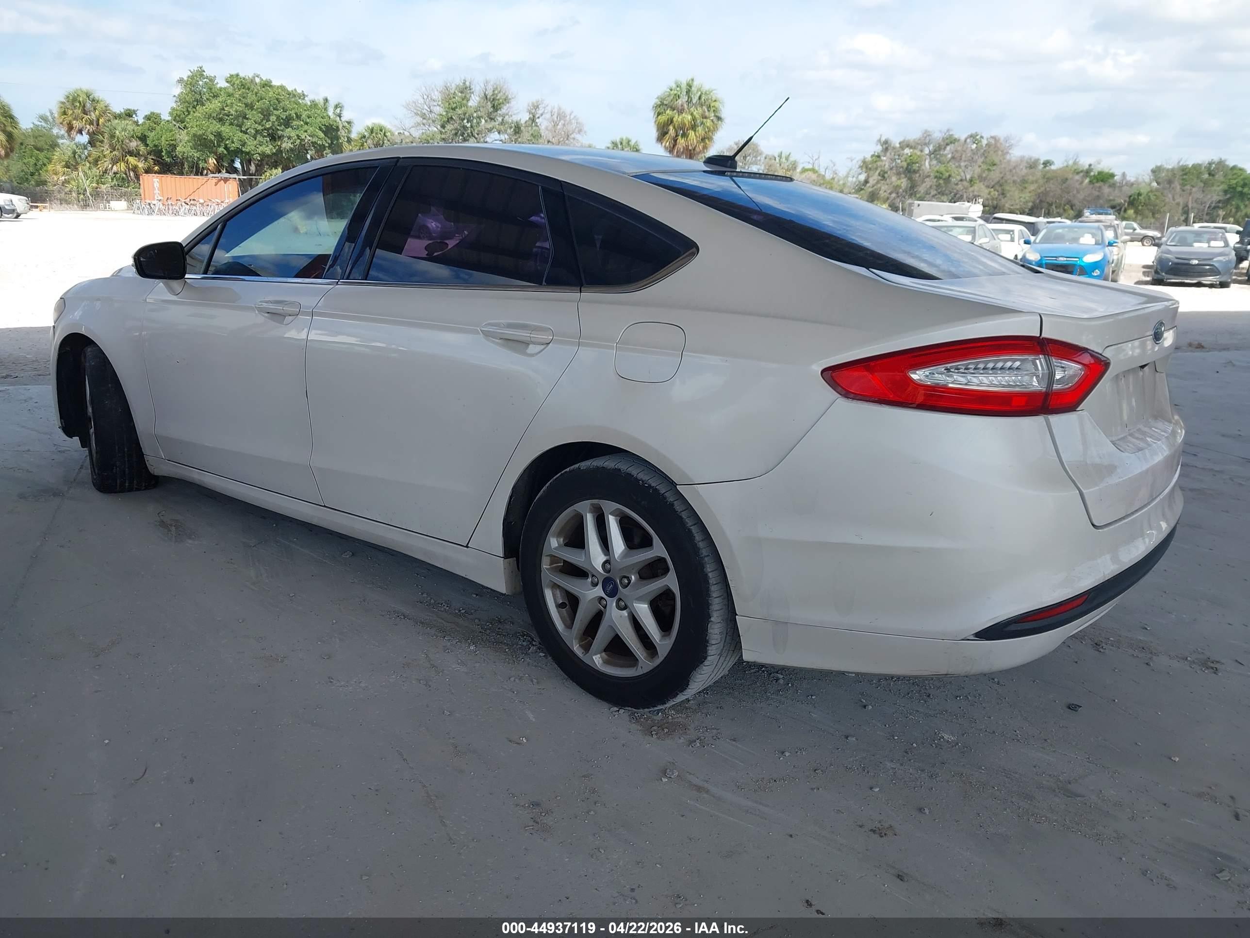FORD FUSION image 3