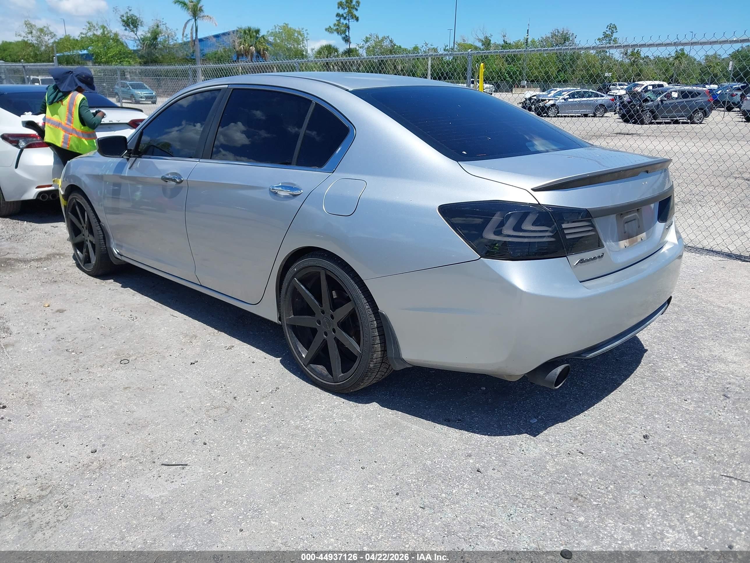 HONDA ACCORD image 3