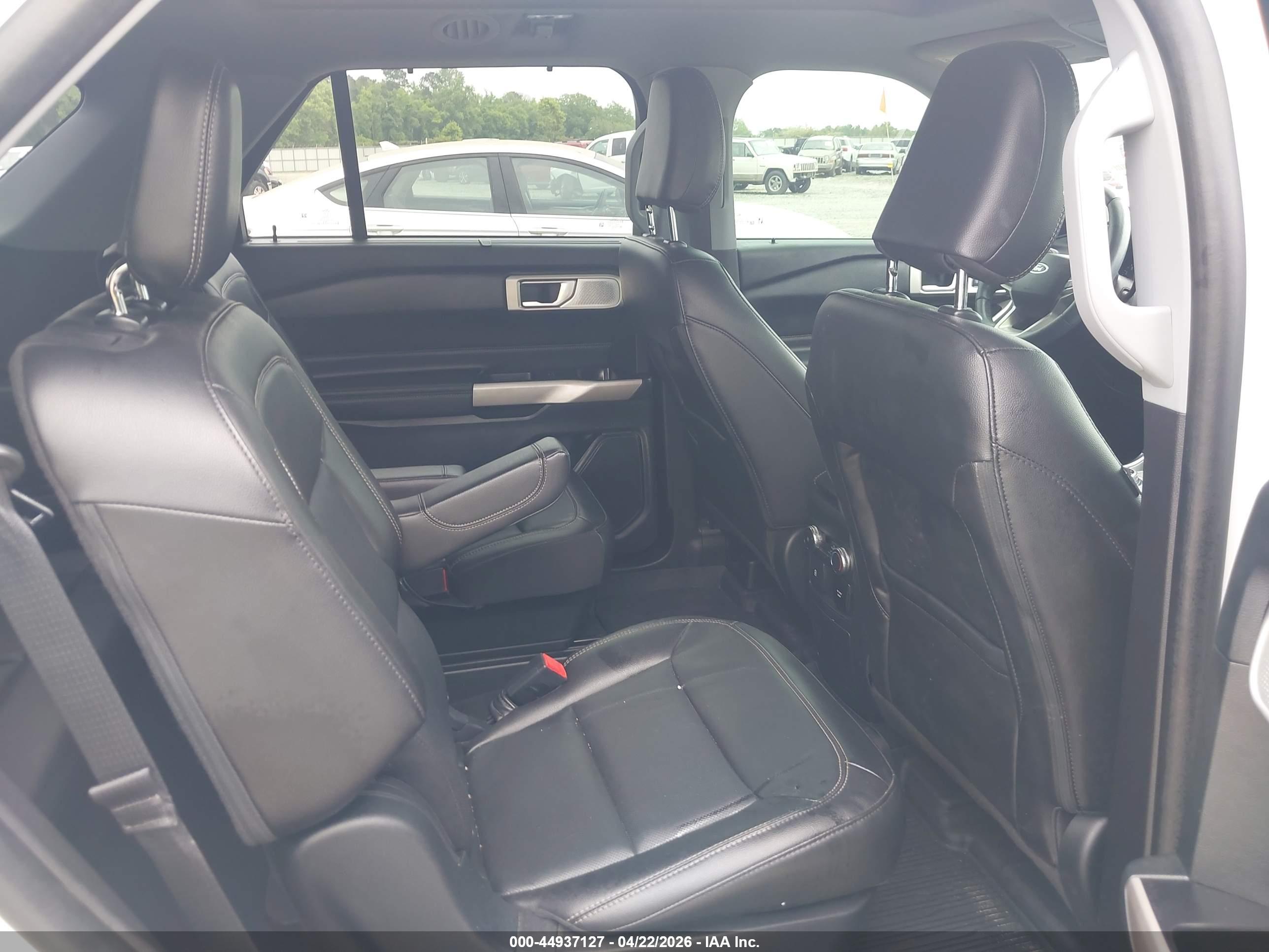 FORD EXPLORER image 8