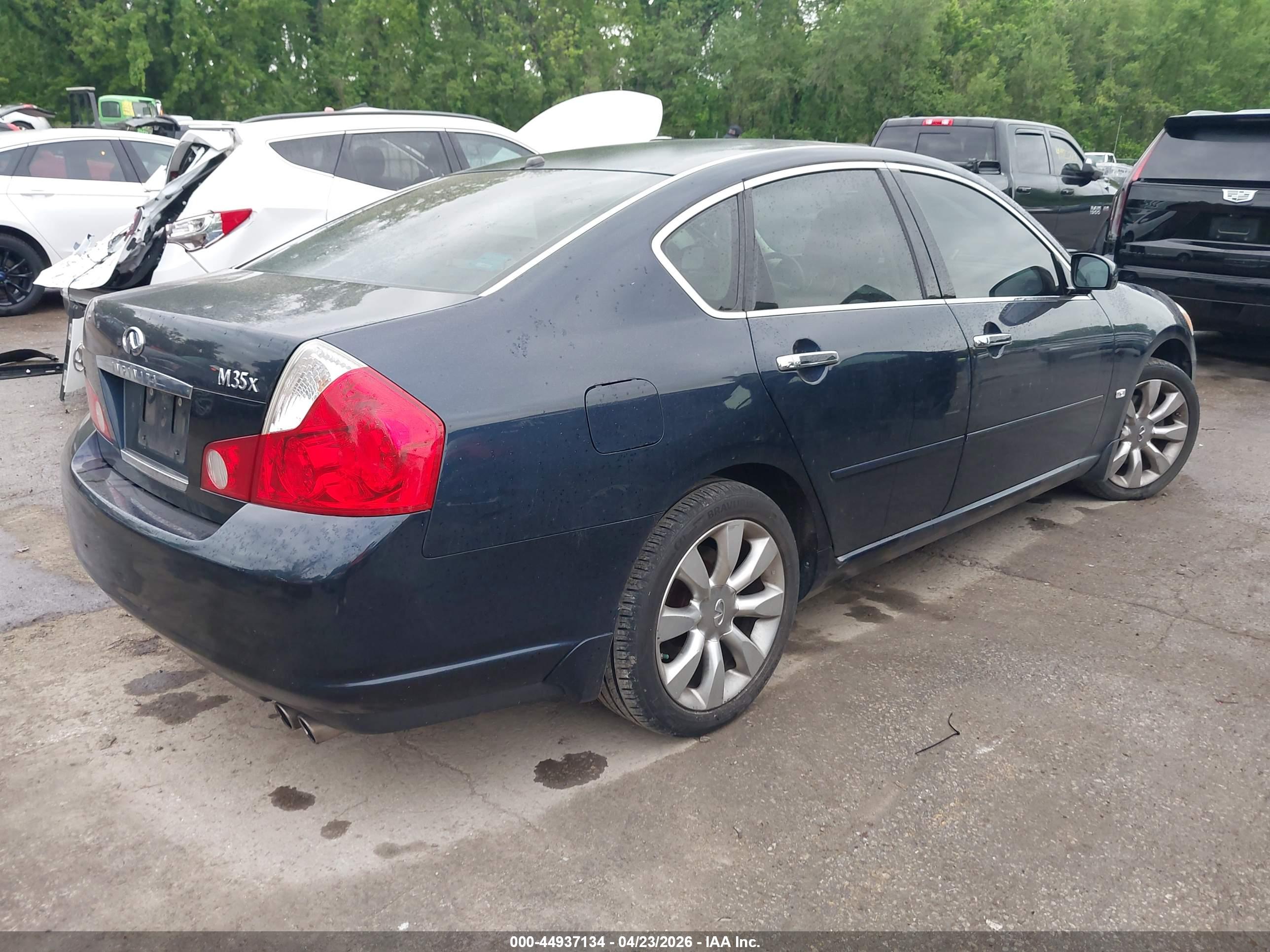 INFINITI M35X image 4
