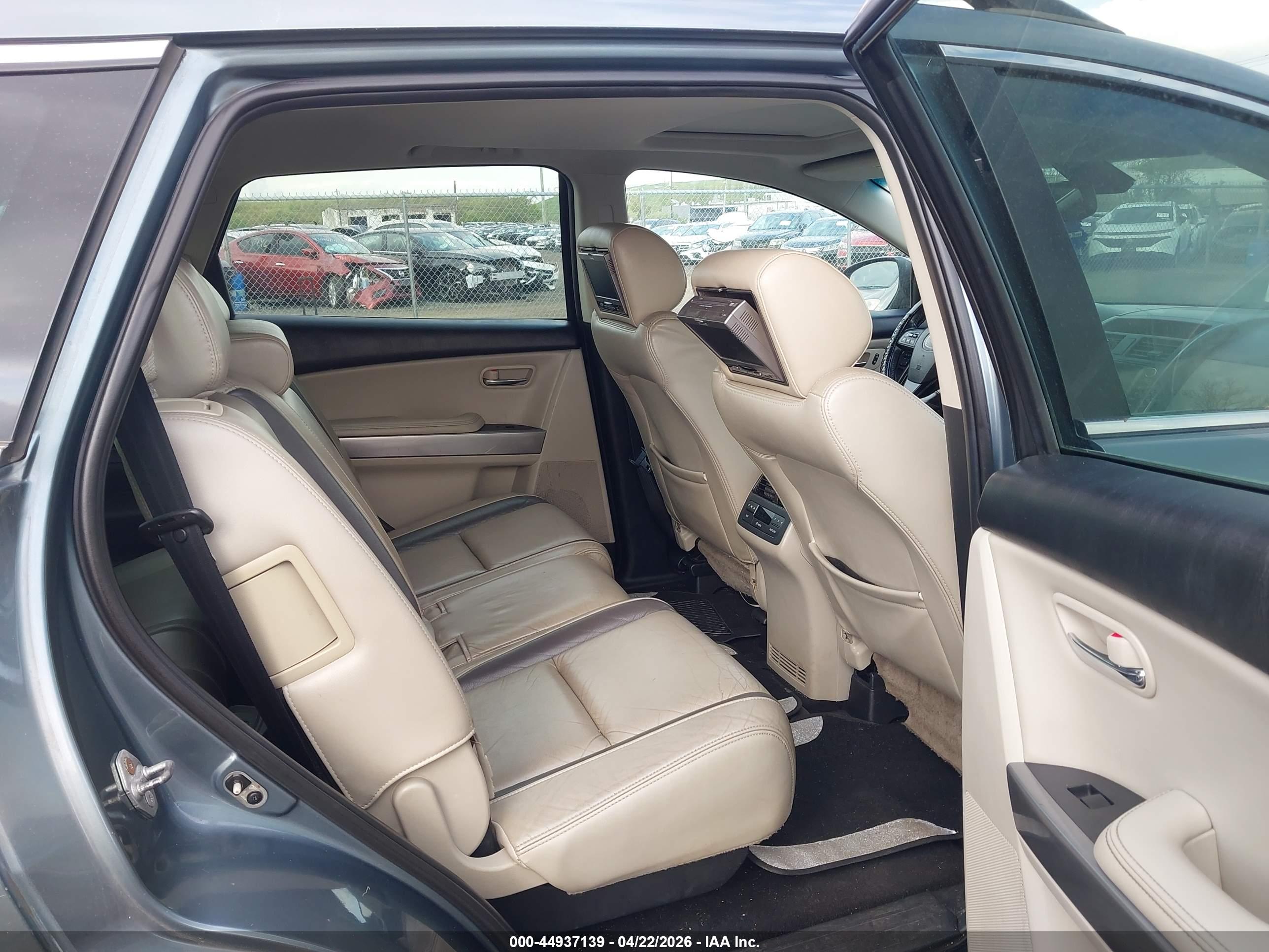 MAZDA CX-9 image 8