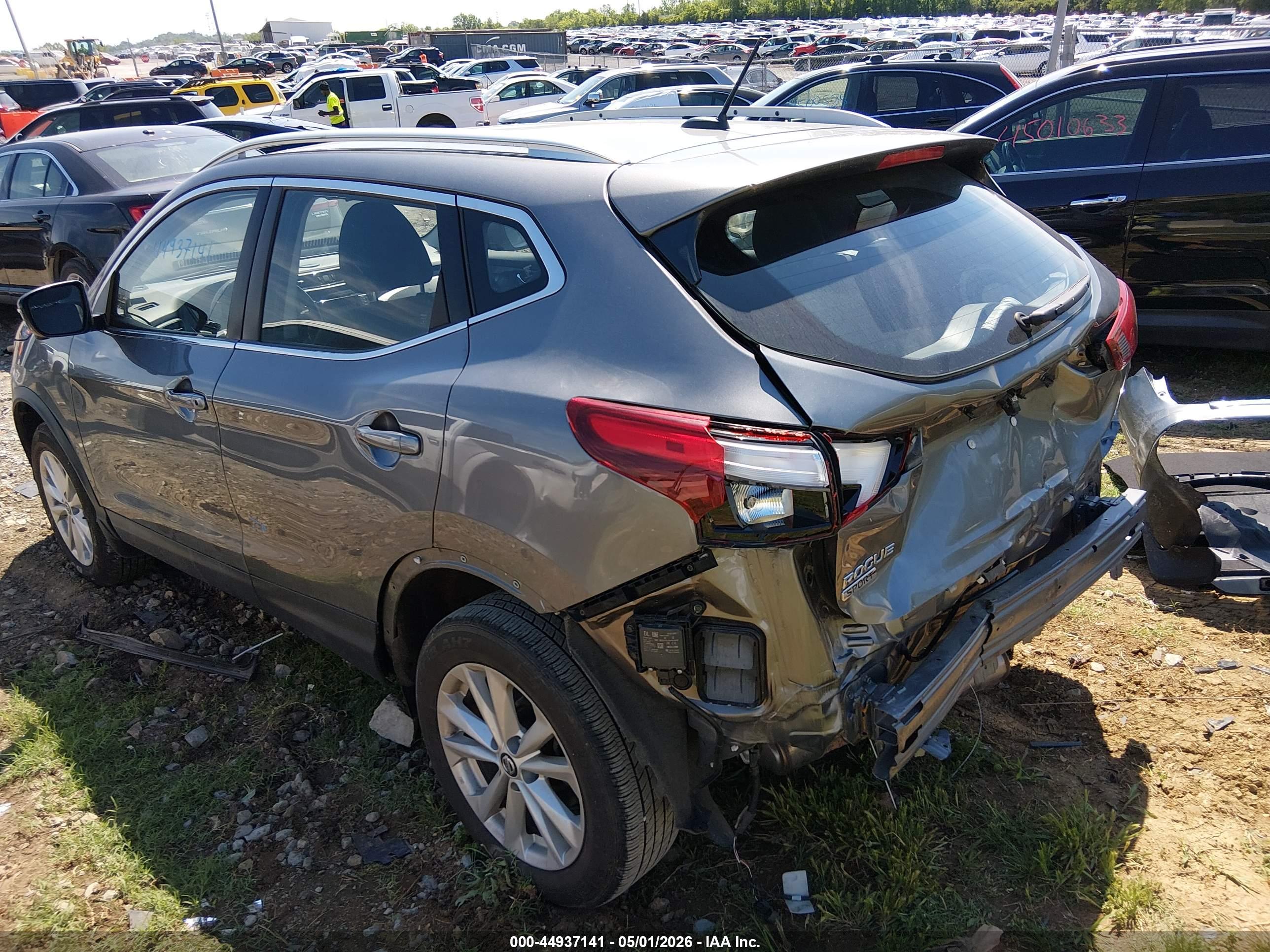 NISSAN ROGUE image 3