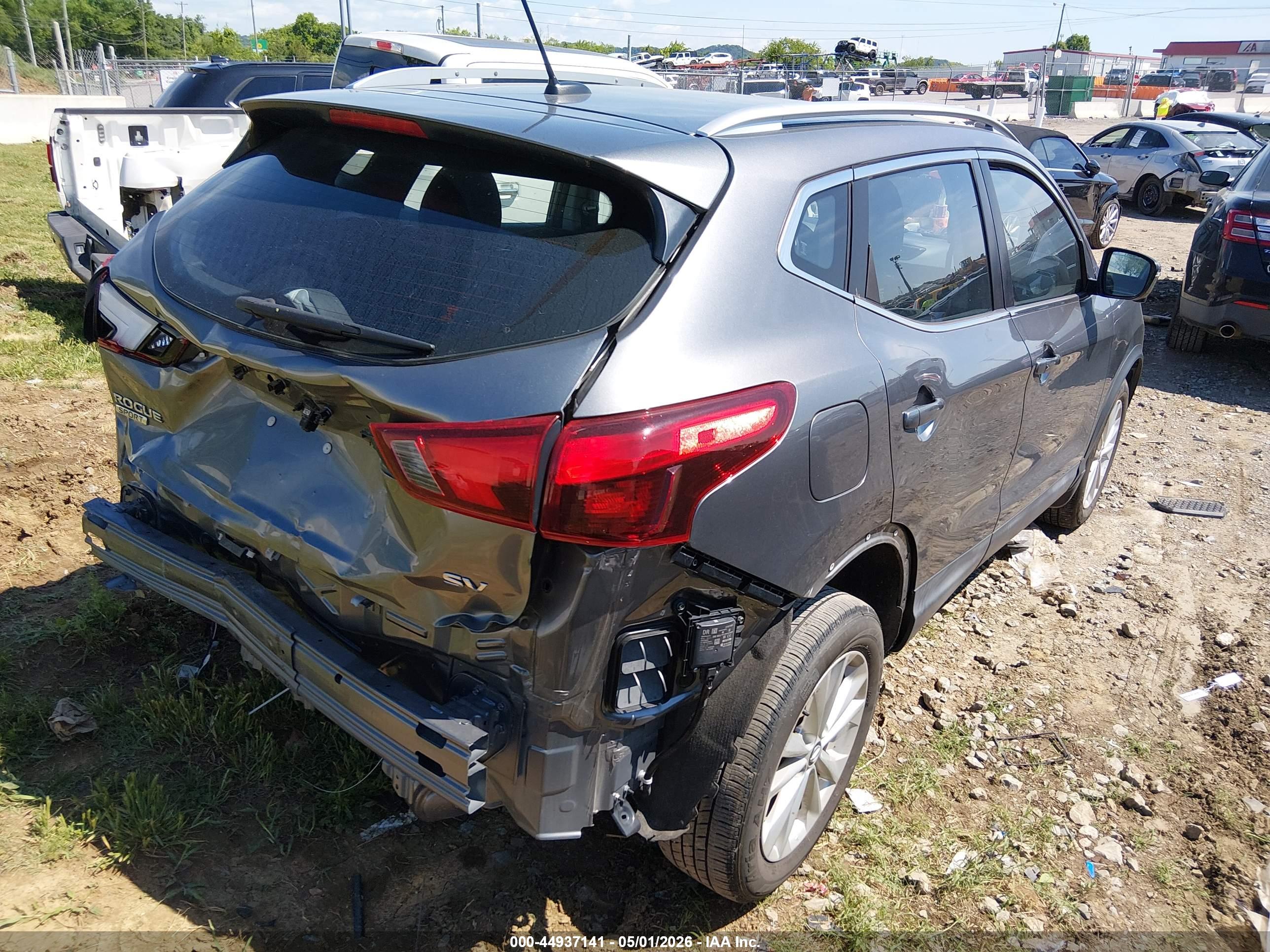 NISSAN ROGUE image 4