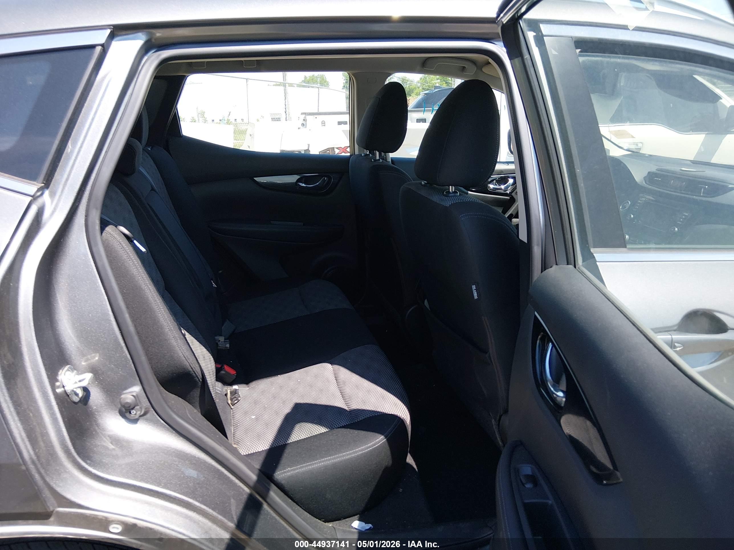 NISSAN ROGUE image 8