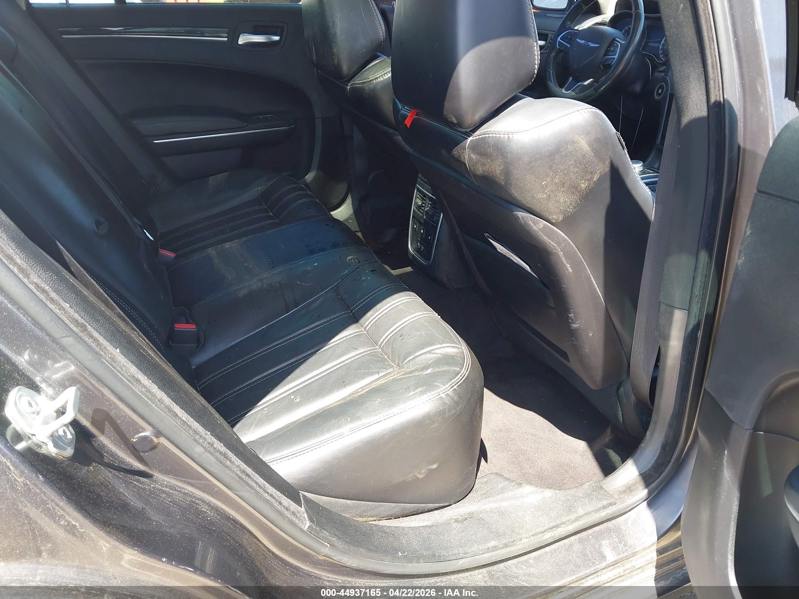 CHRYSLER 300C image 8