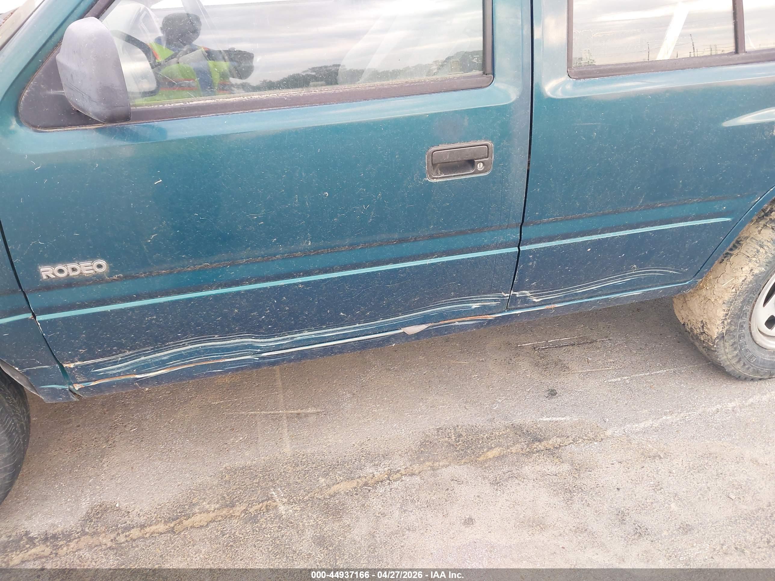 ISUZU RODEO image 6