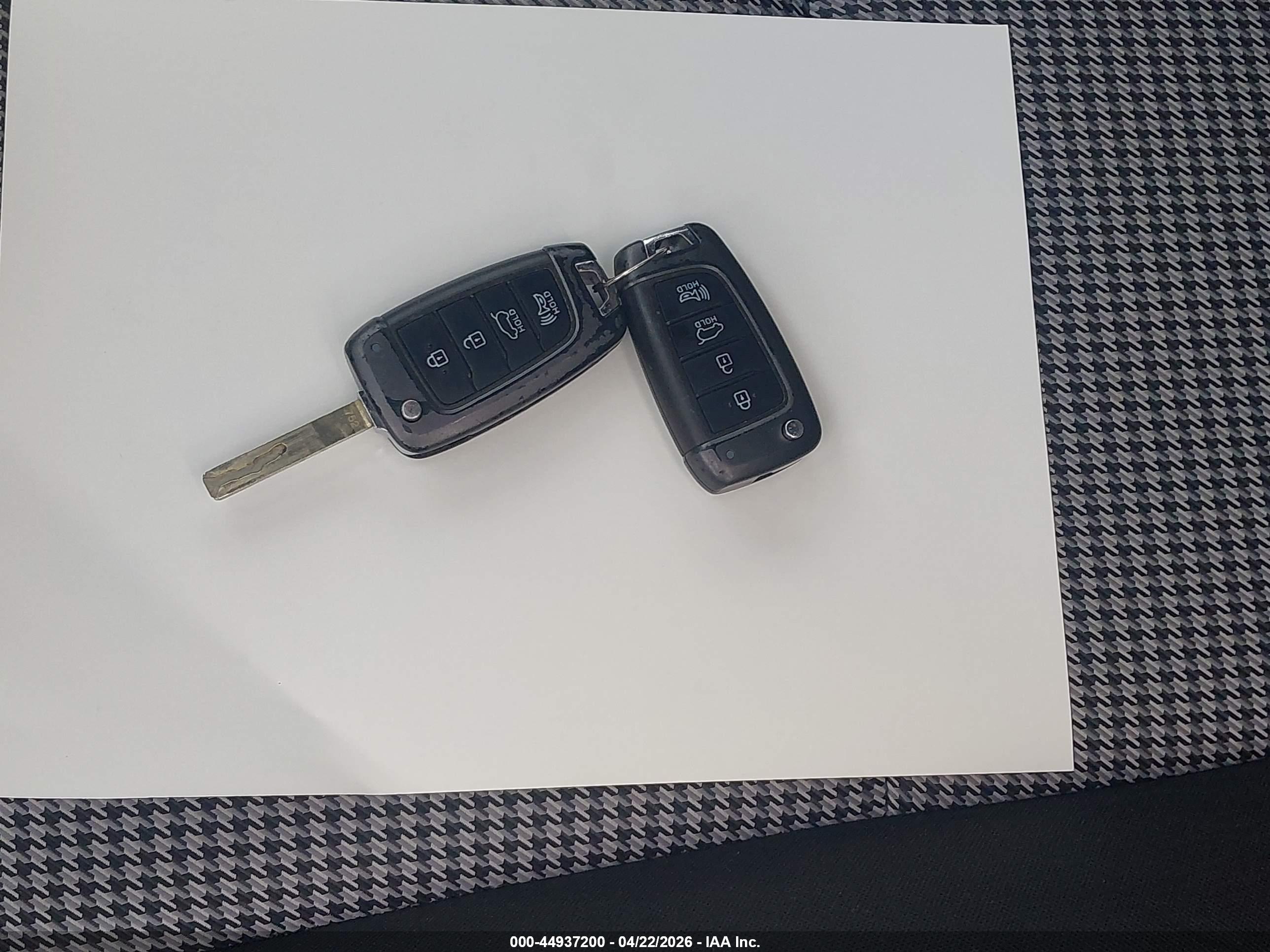 HYUNDAI KONA image 11