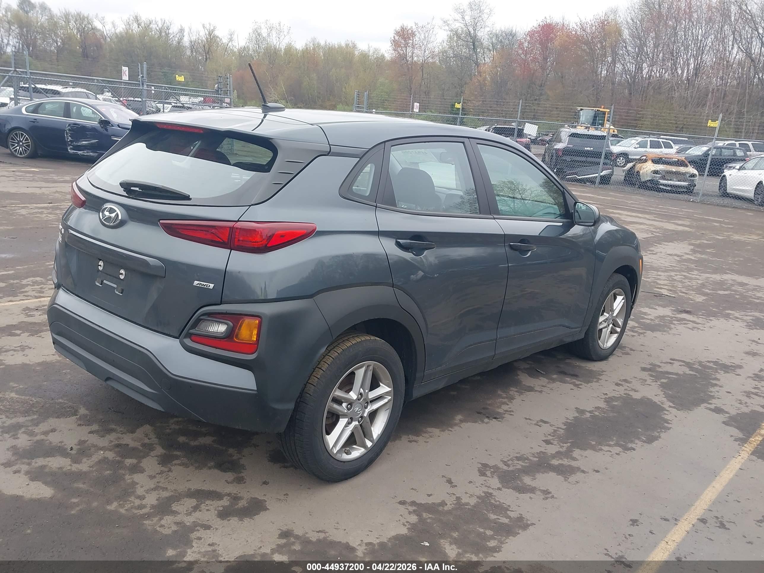 HYUNDAI KONA image 4