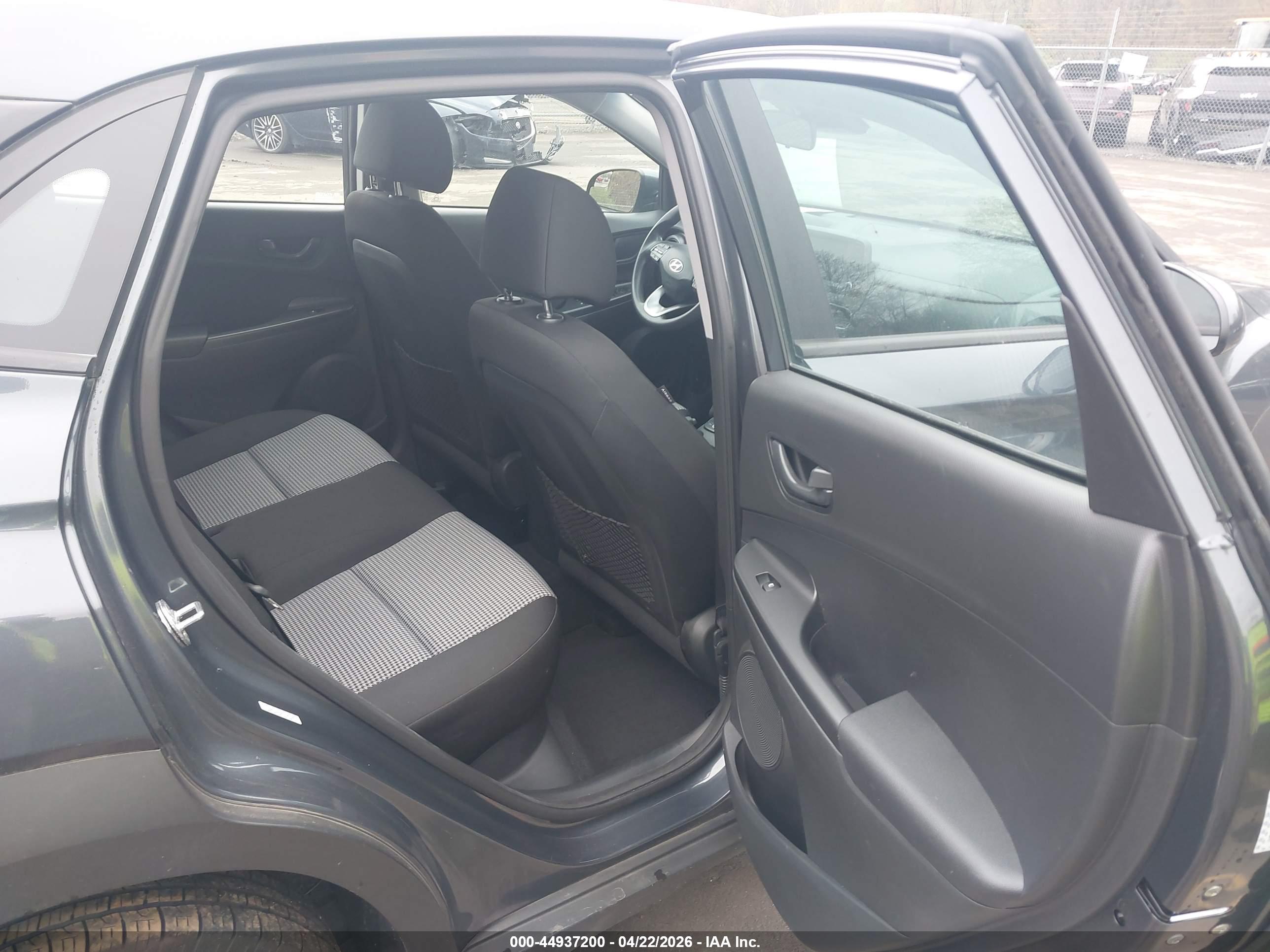 HYUNDAI KONA image 8