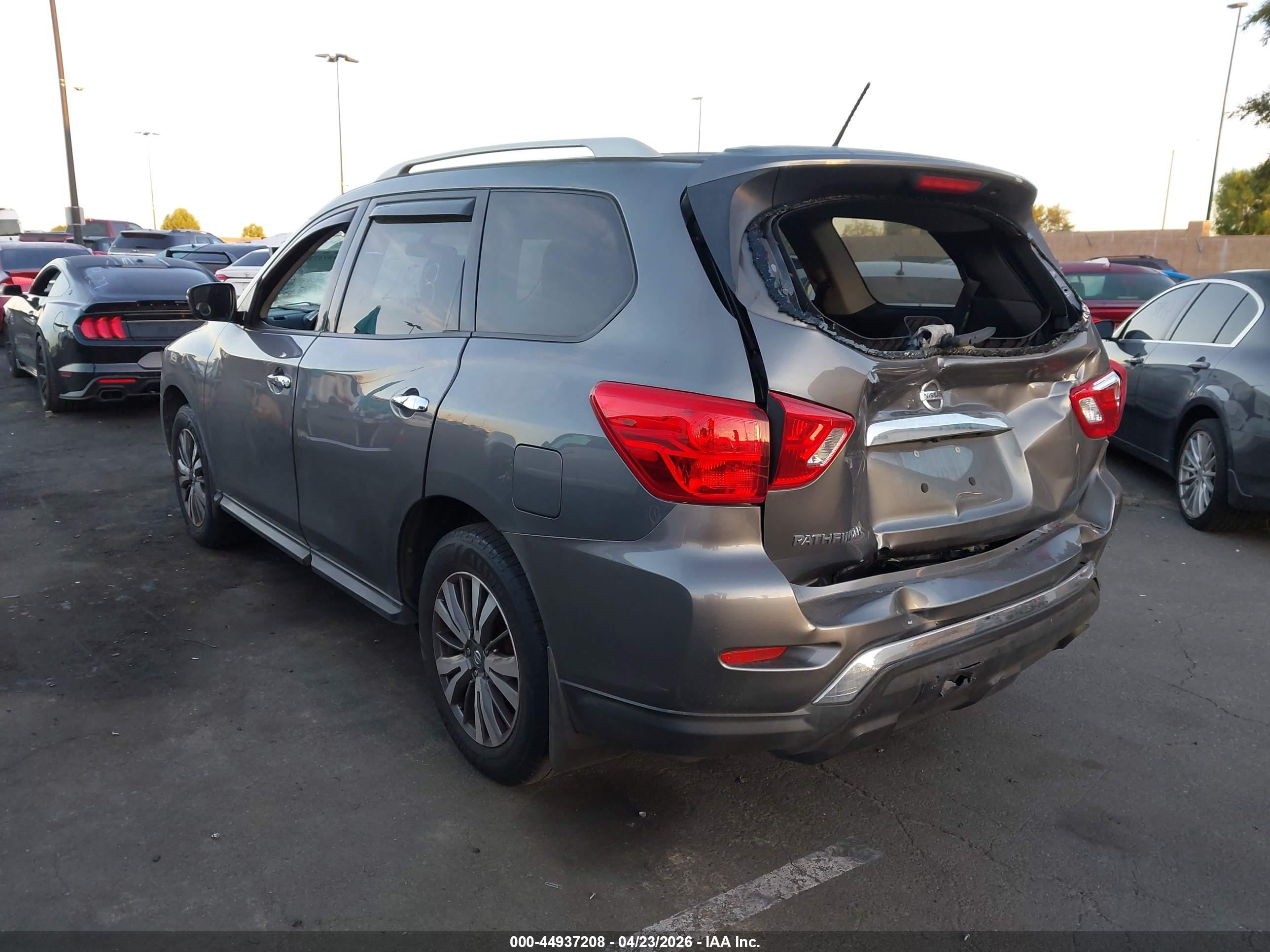 NISSAN PATHFINDER image 3