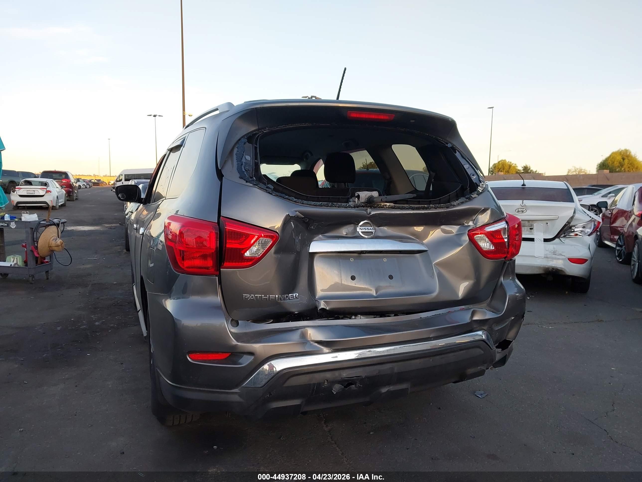 NISSAN PATHFINDER image 6