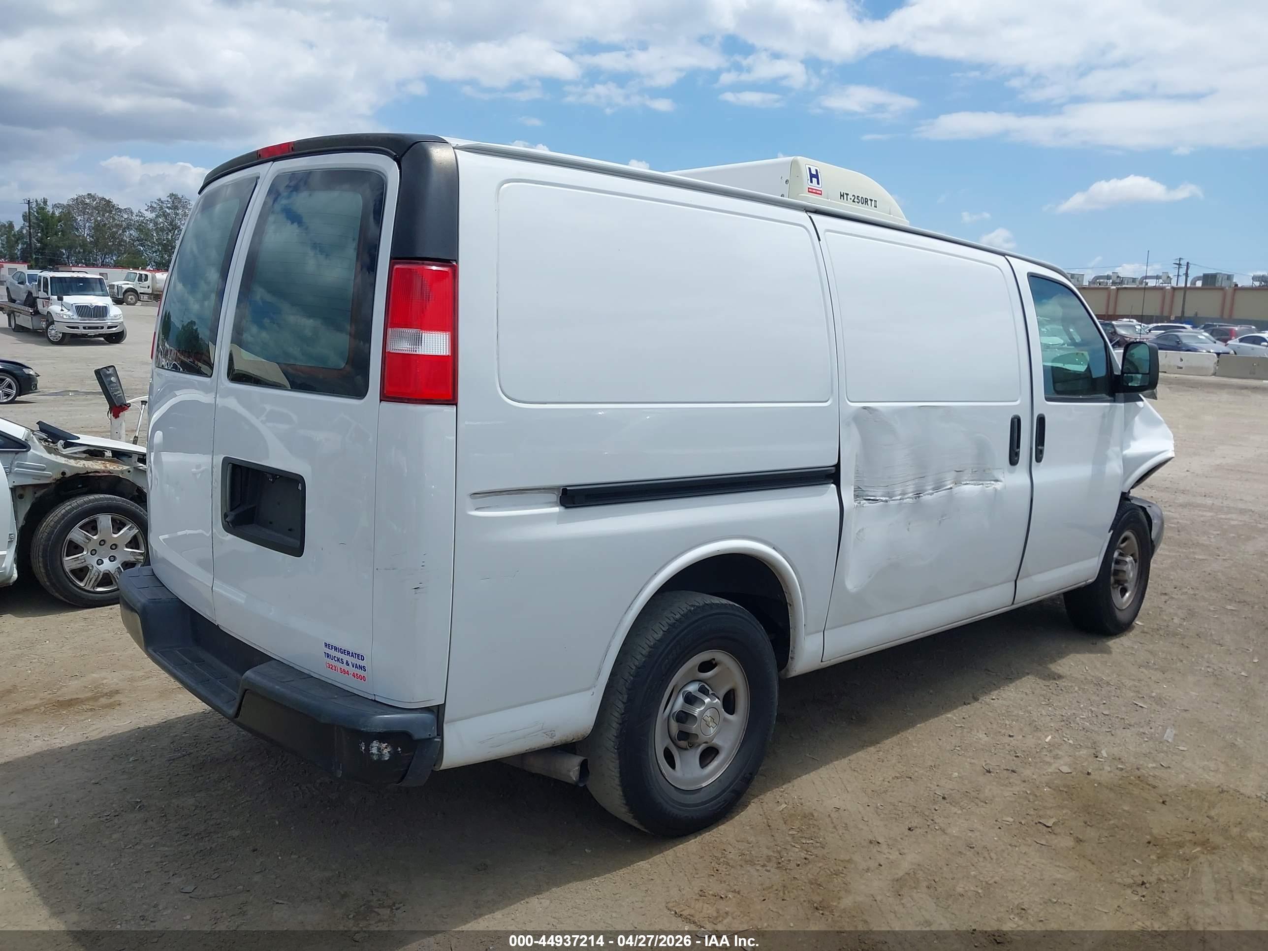 CHEVROLET EXPRESS image 4