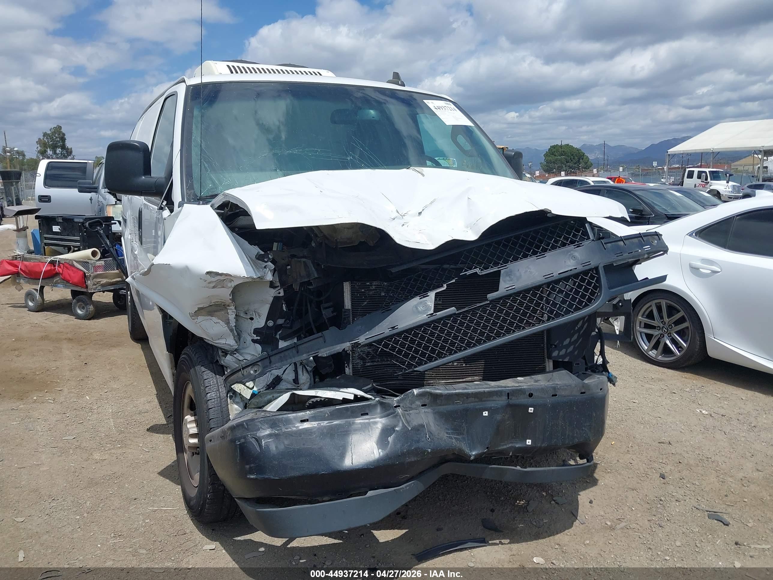 CHEVROLET EXPRESS image 6