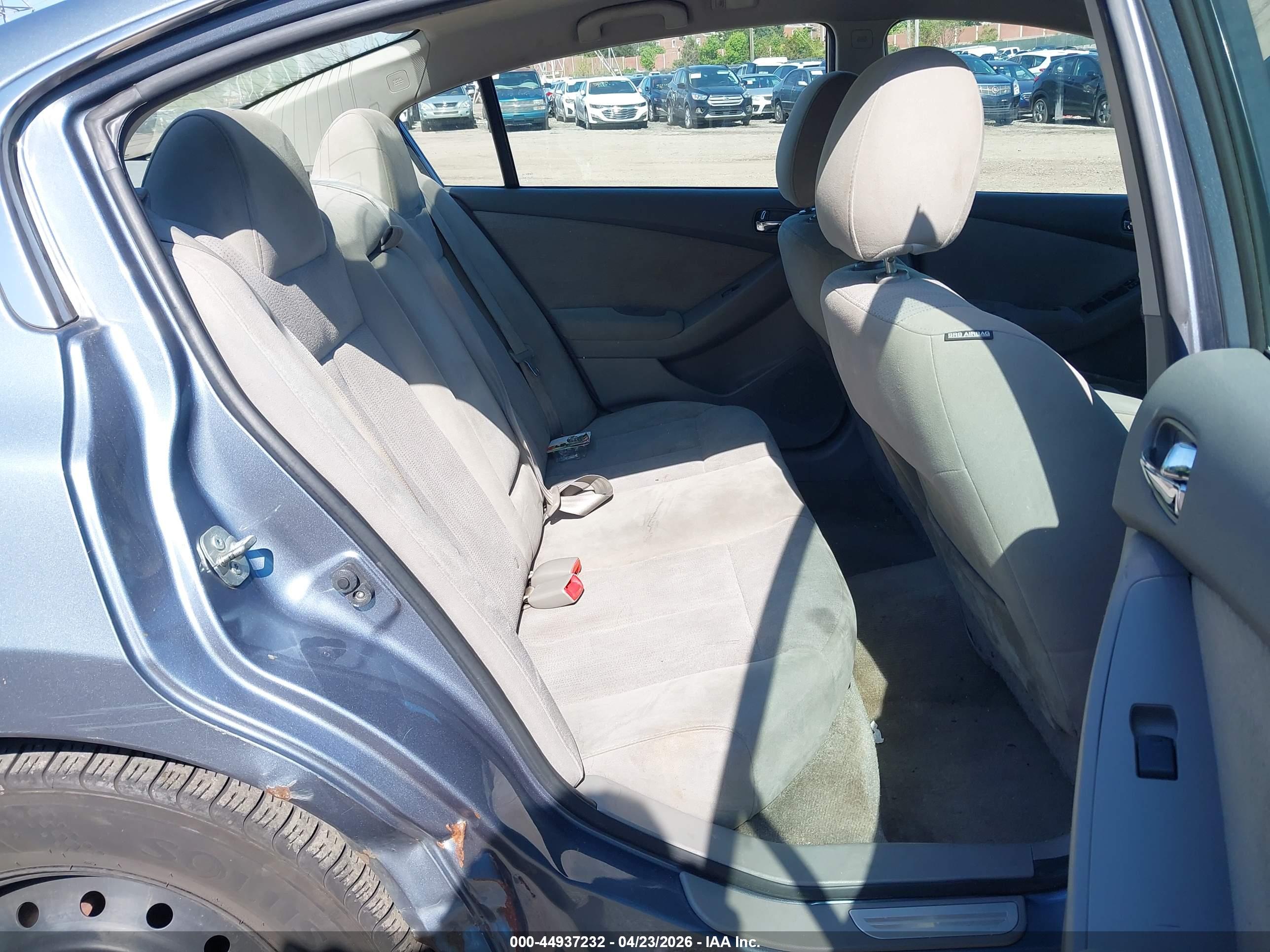 NISSAN ALTIMA image 8