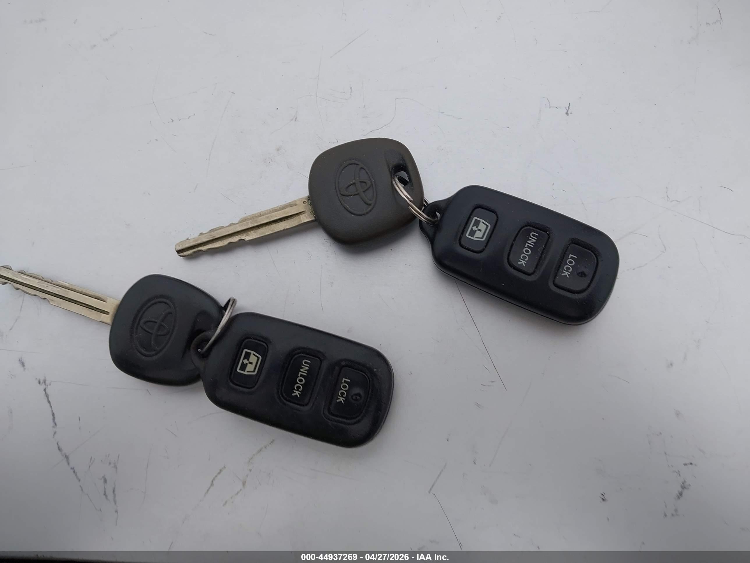 TOYOTA 4RUNNER image 11