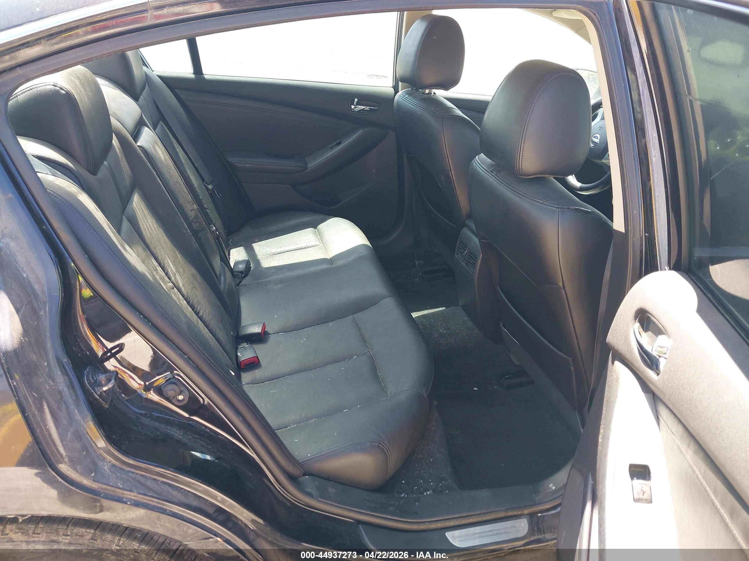 NISSAN ALTIMA image 8