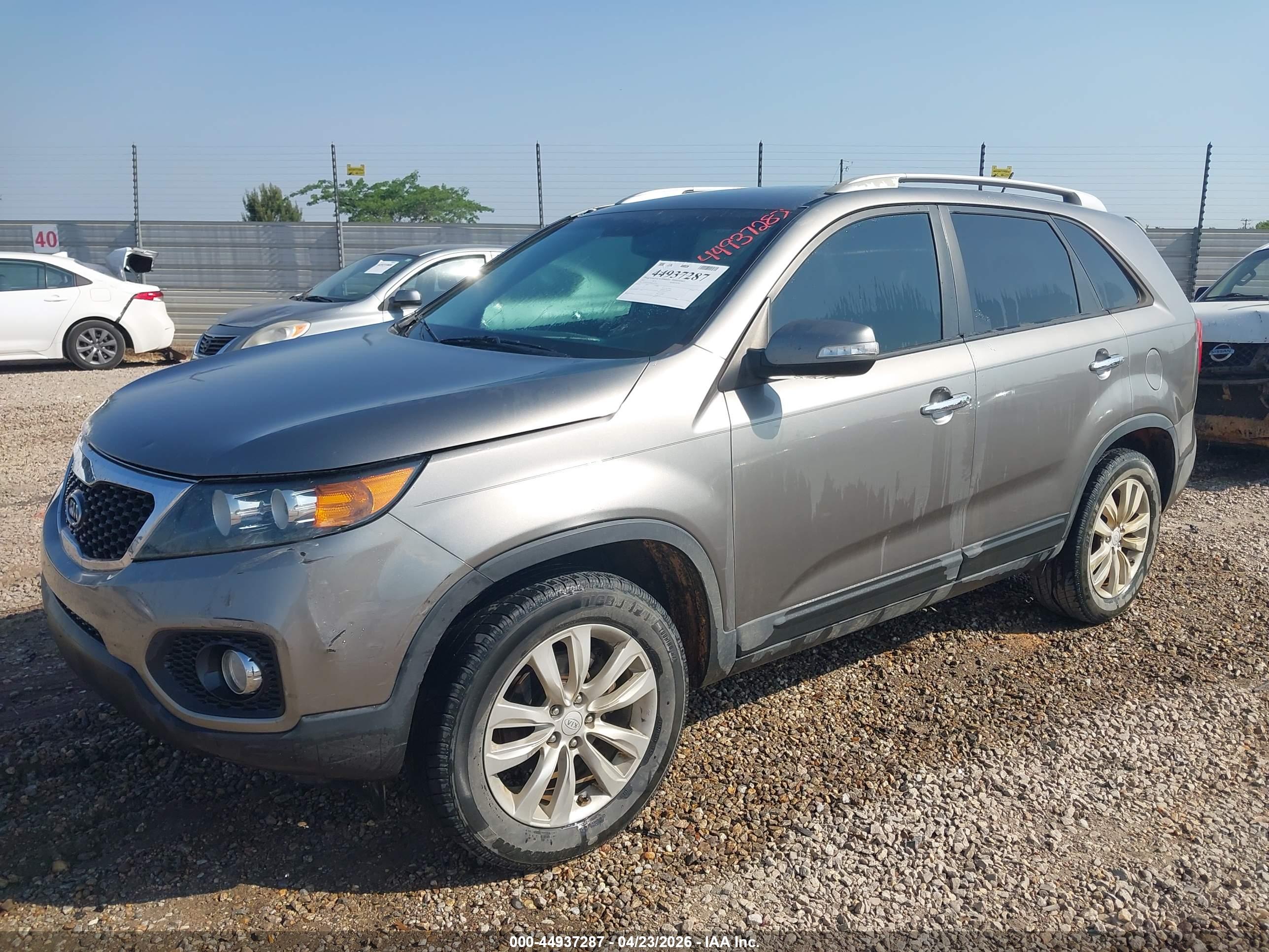 KIA SORENTO image 2