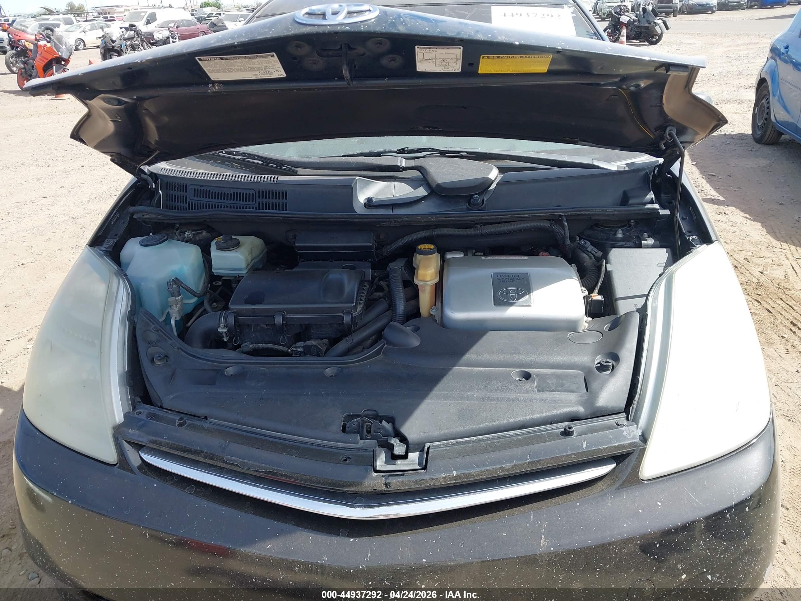 TOYOTA PRIUS image 10