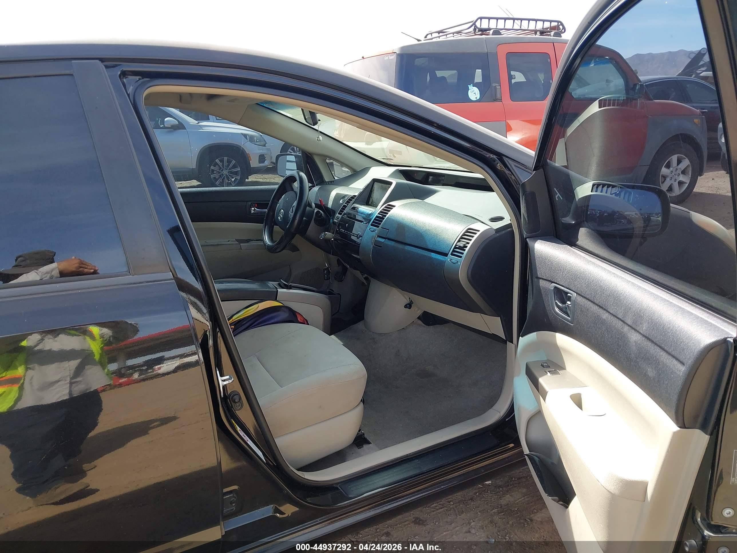 TOYOTA PRIUS image 5