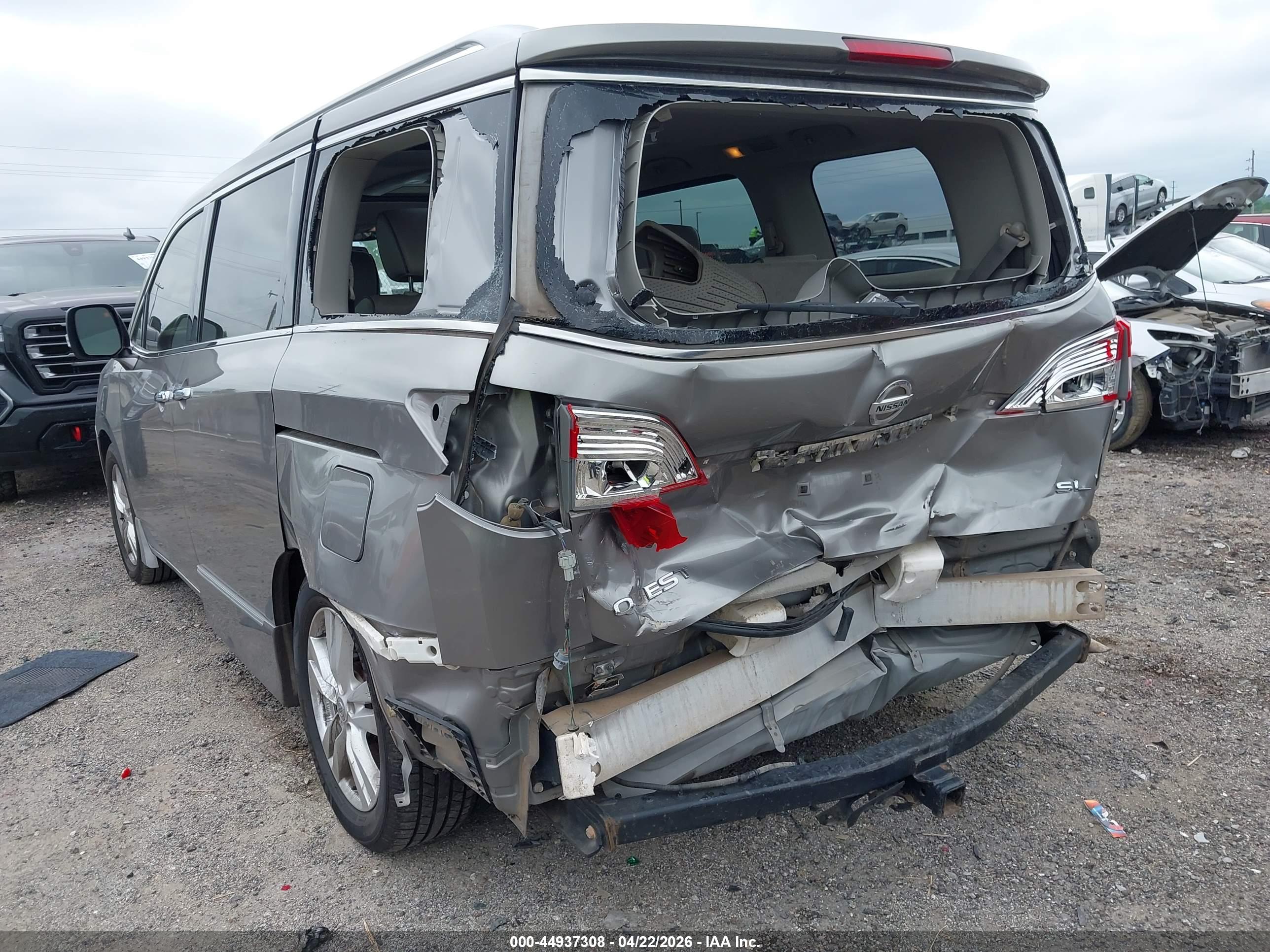 NISSAN QUEST image 6