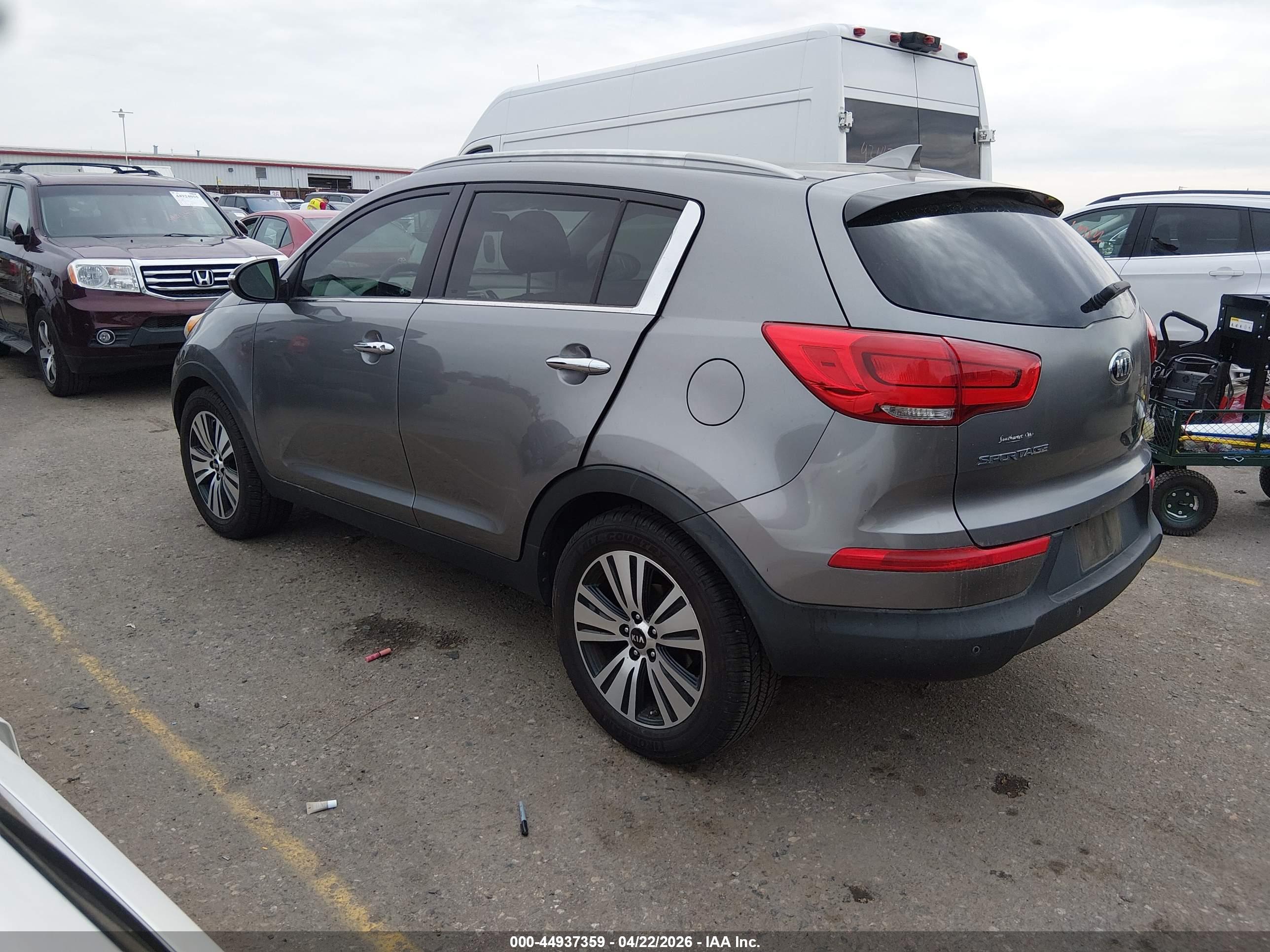 KIA SPORTAGE image 3