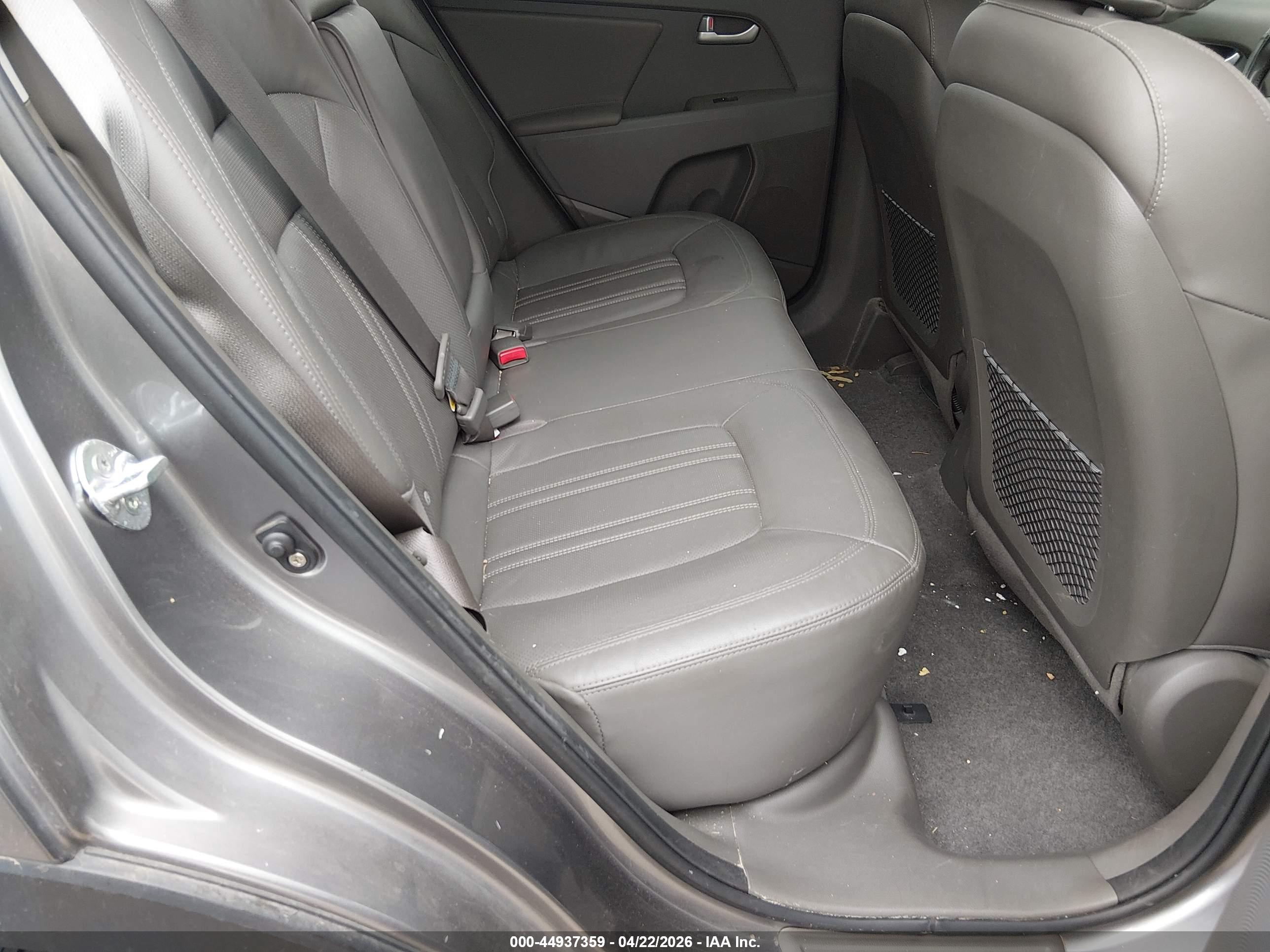 KIA SPORTAGE image 8