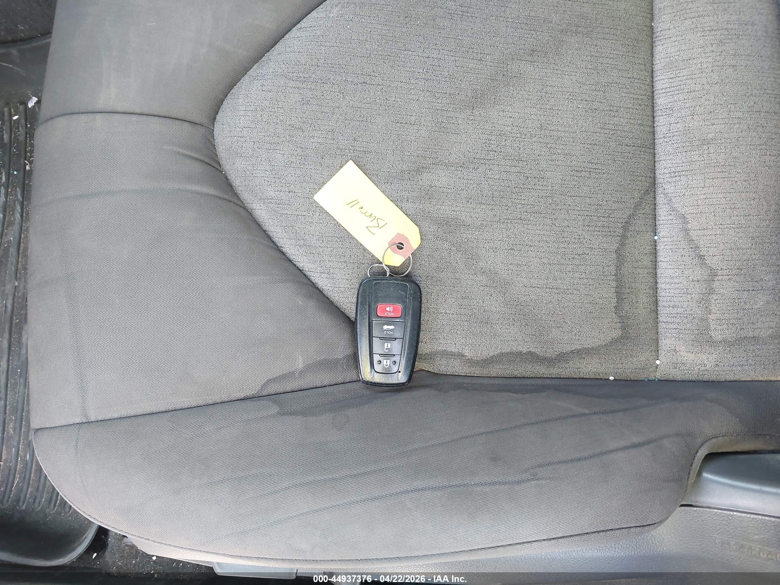 TOYOTA CAMRY image 11