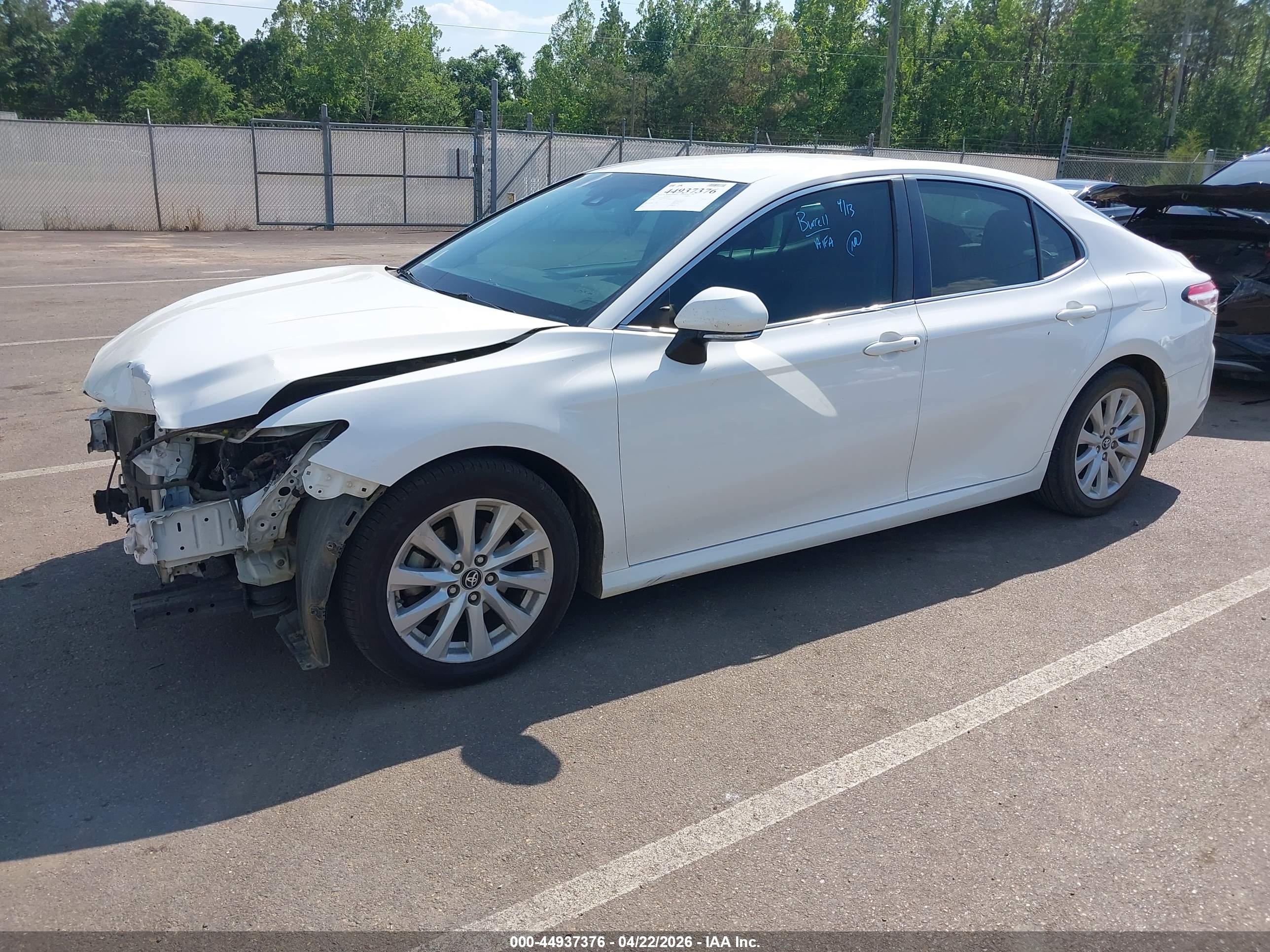 TOYOTA CAMRY image 2
