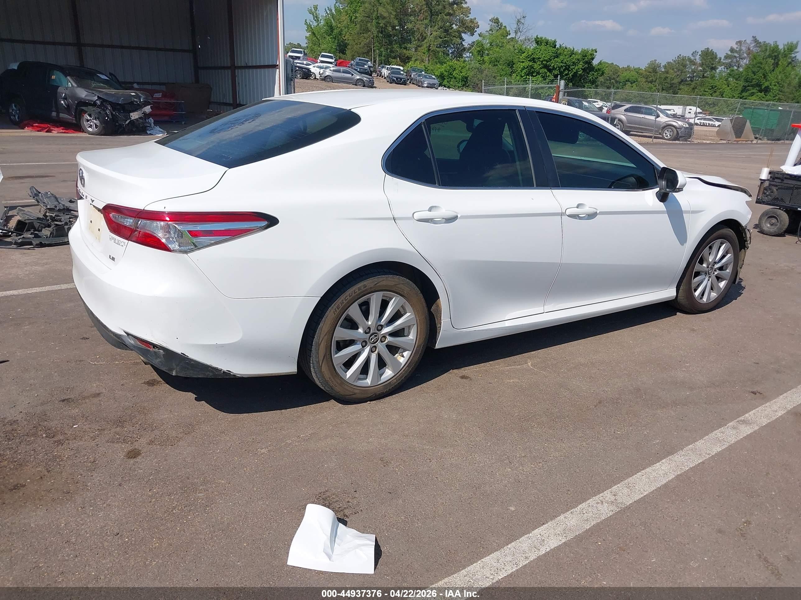 TOYOTA CAMRY image 4