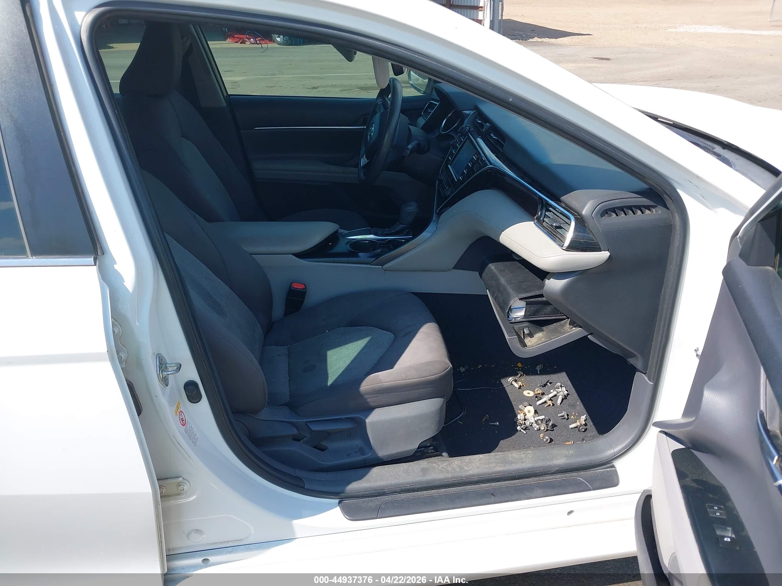 TOYOTA CAMRY image 5