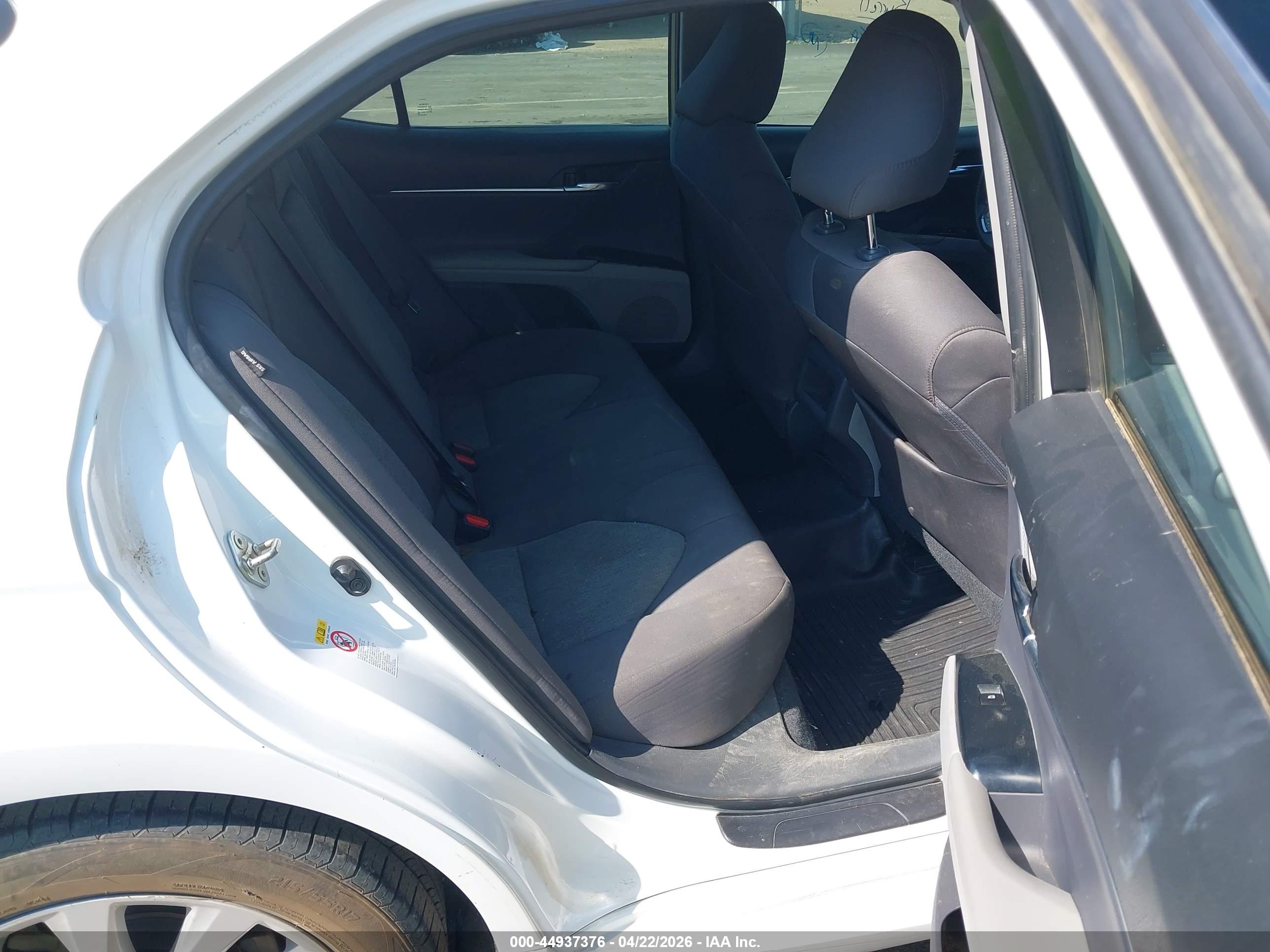 TOYOTA CAMRY image 8