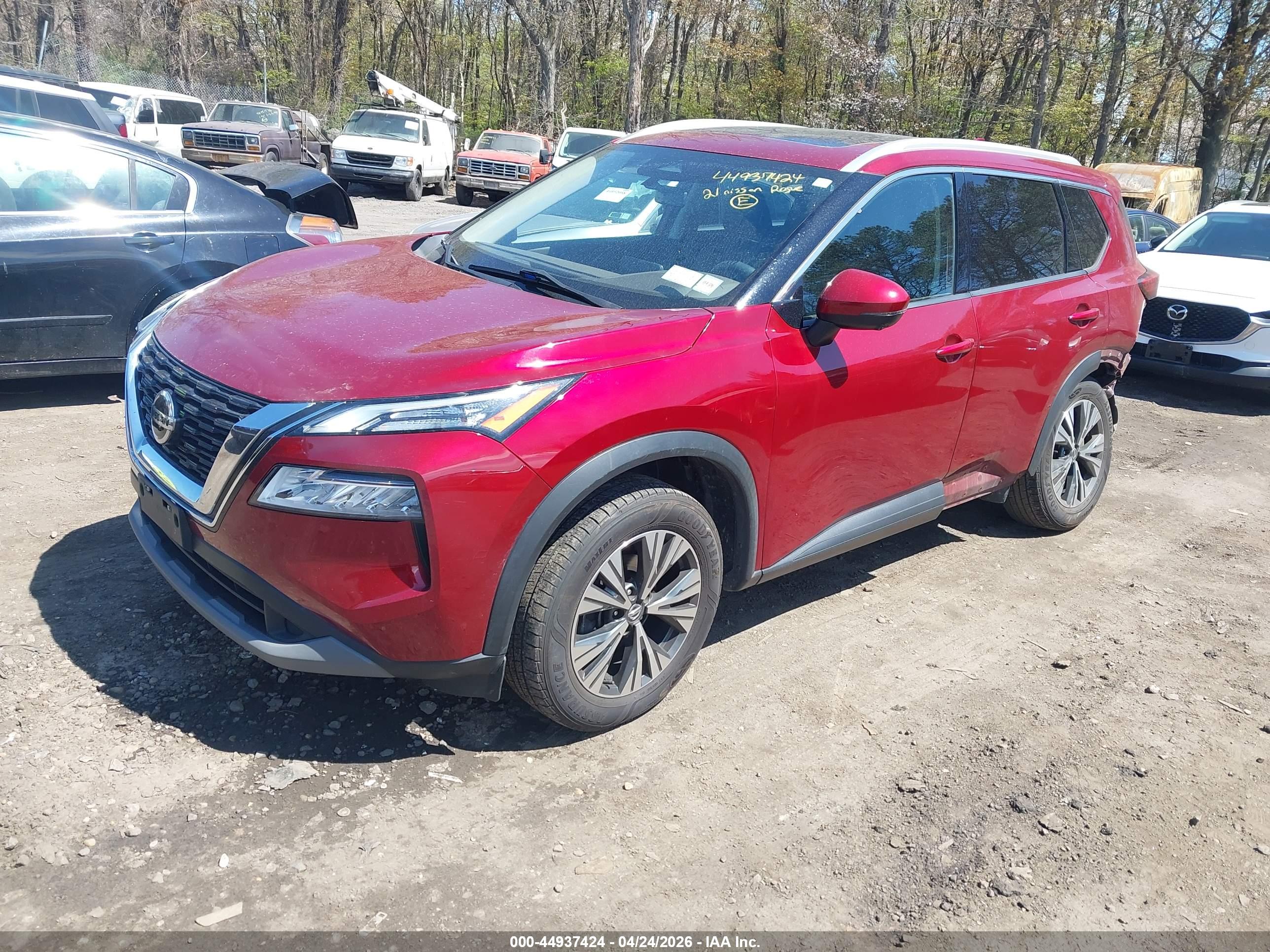 NISSAN ROGUE image 2